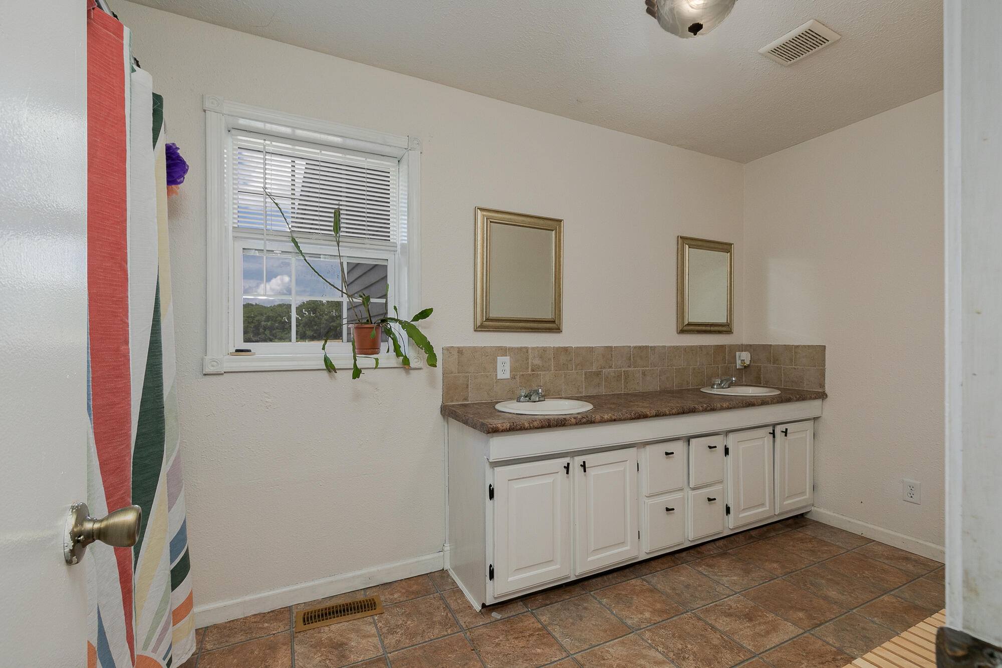 305 Hughes Road Property Photo 25