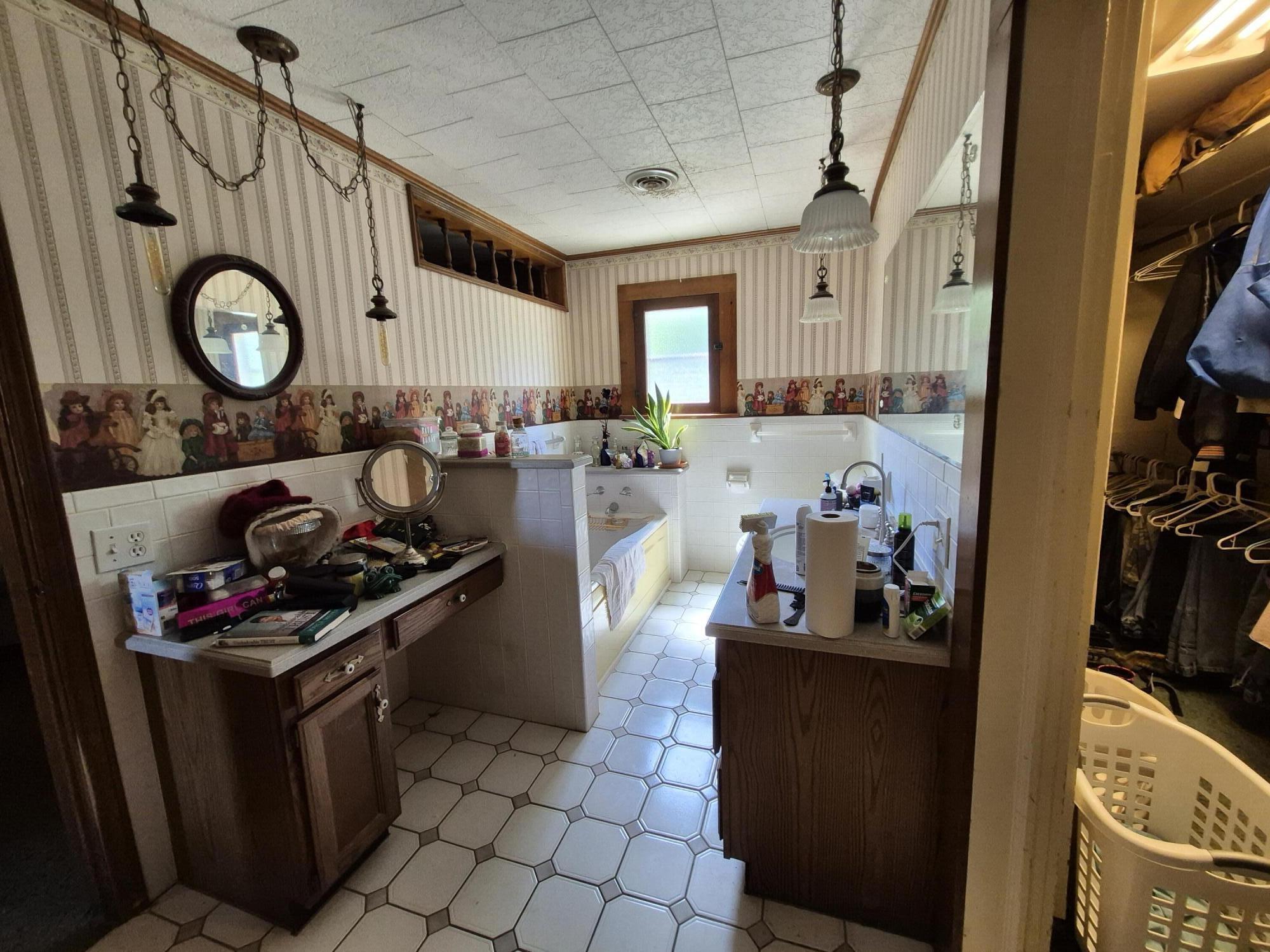 210 North Jefferson Street Property Photo 6