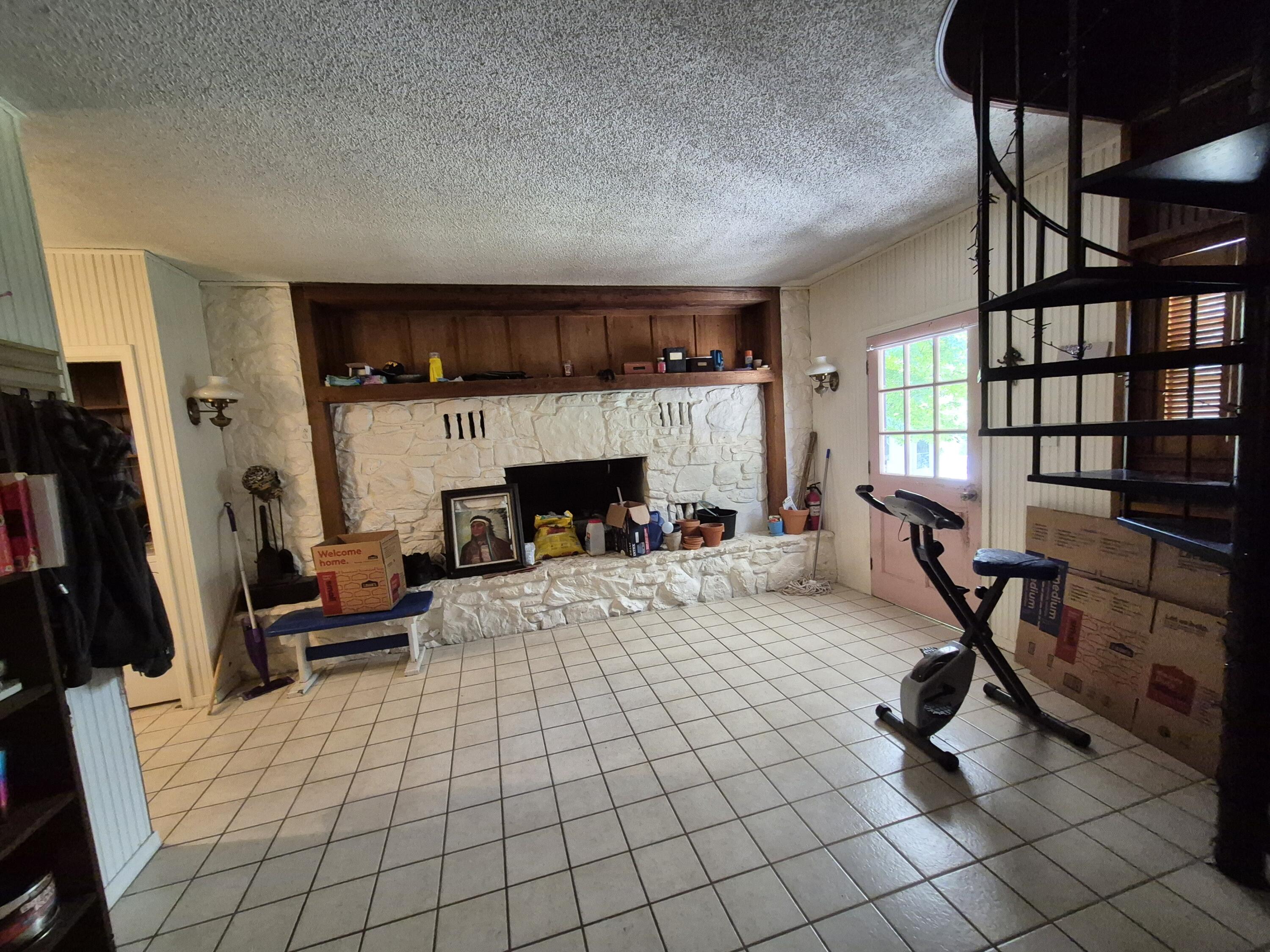210 North Jefferson Street Property Photo 7