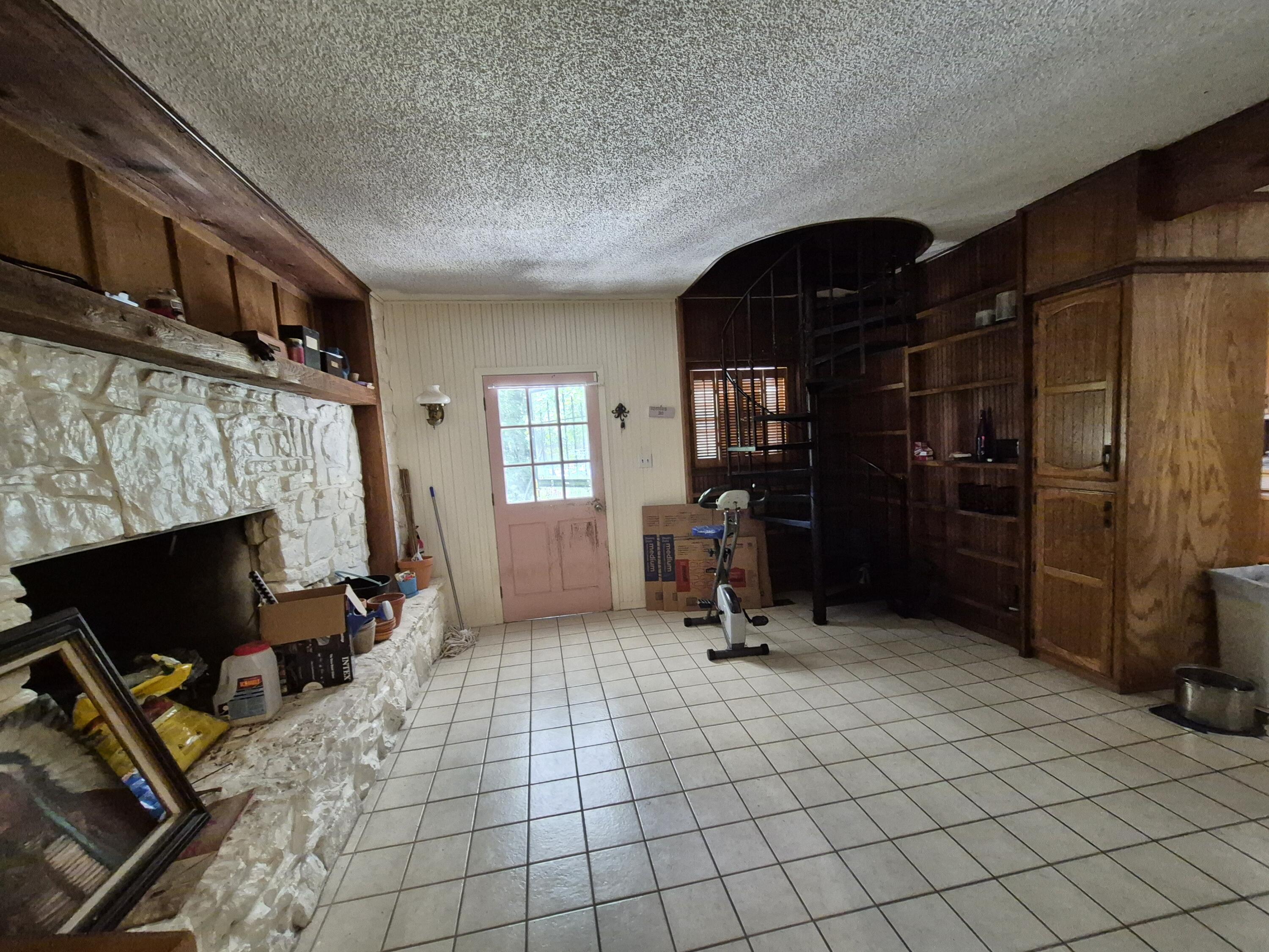 210 North Jefferson Street Property Photo 8