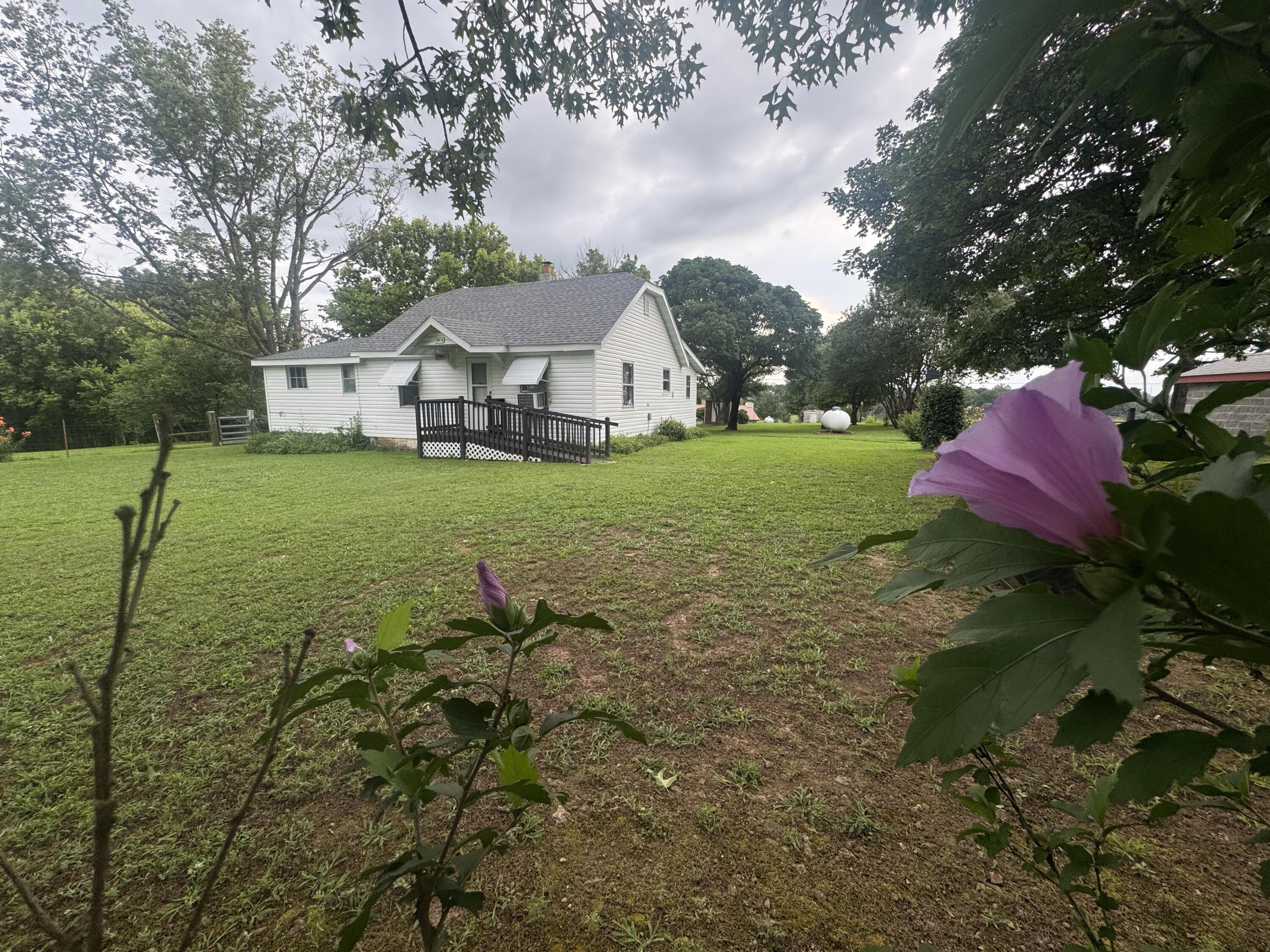2074 Swinging Bridge Road Property Photo 1