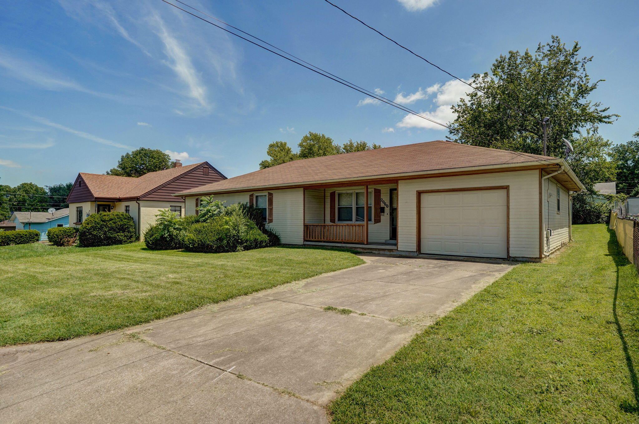 2060 North Marion Avenue Property Photo 2