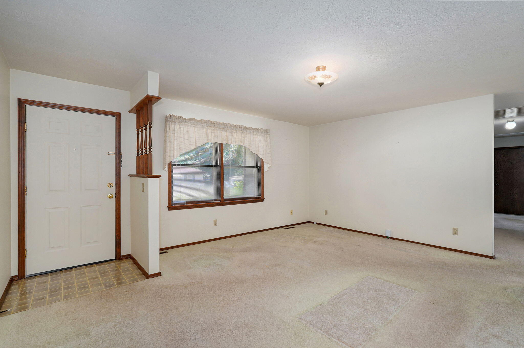2060 North Marion Avenue Property Photo 5