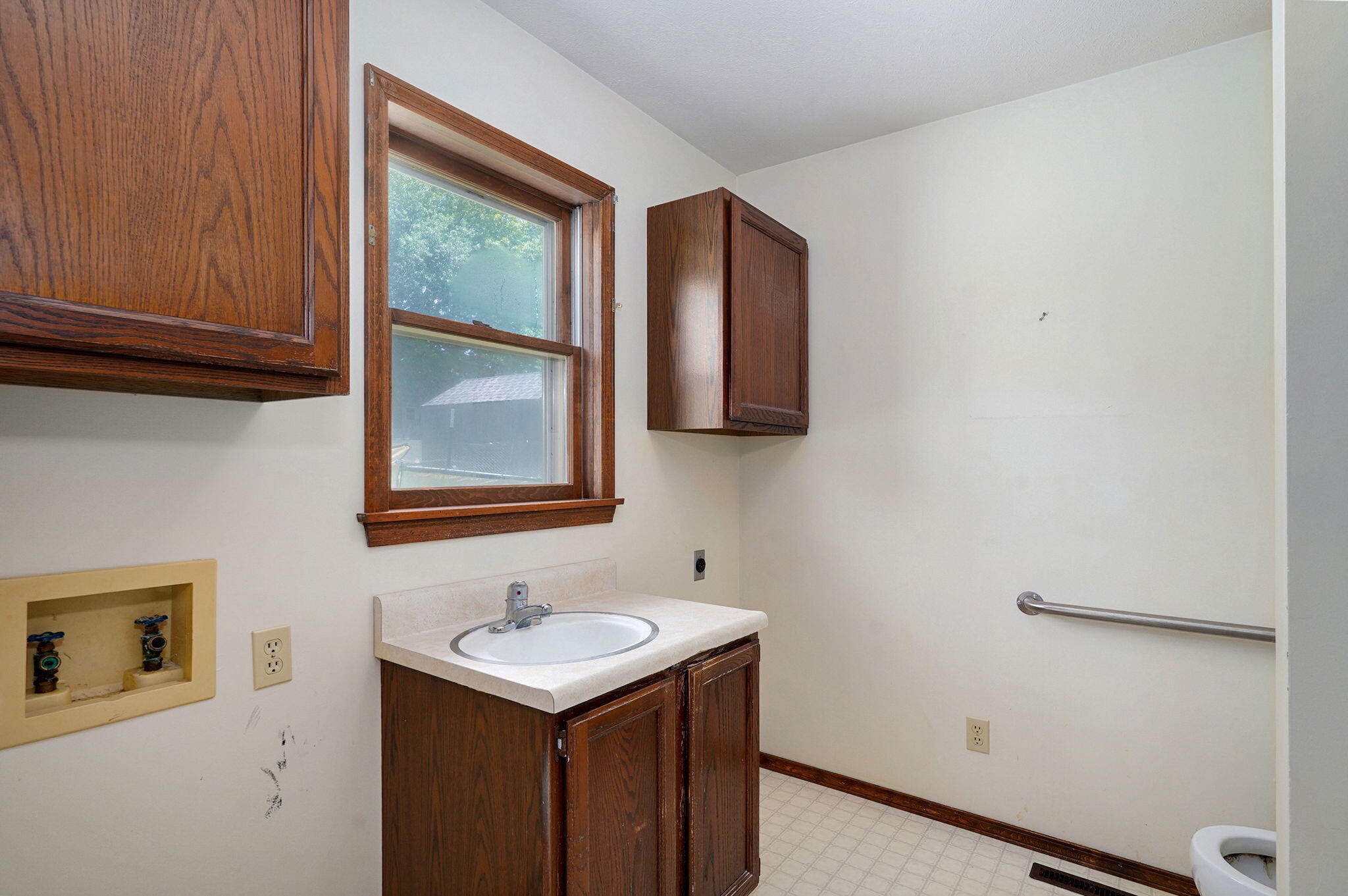 2060 North Marion Avenue Property Photo 14