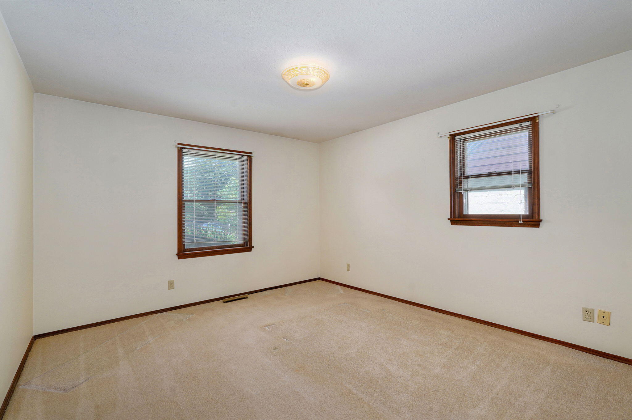 2060 North Marion Avenue Property Photo 16