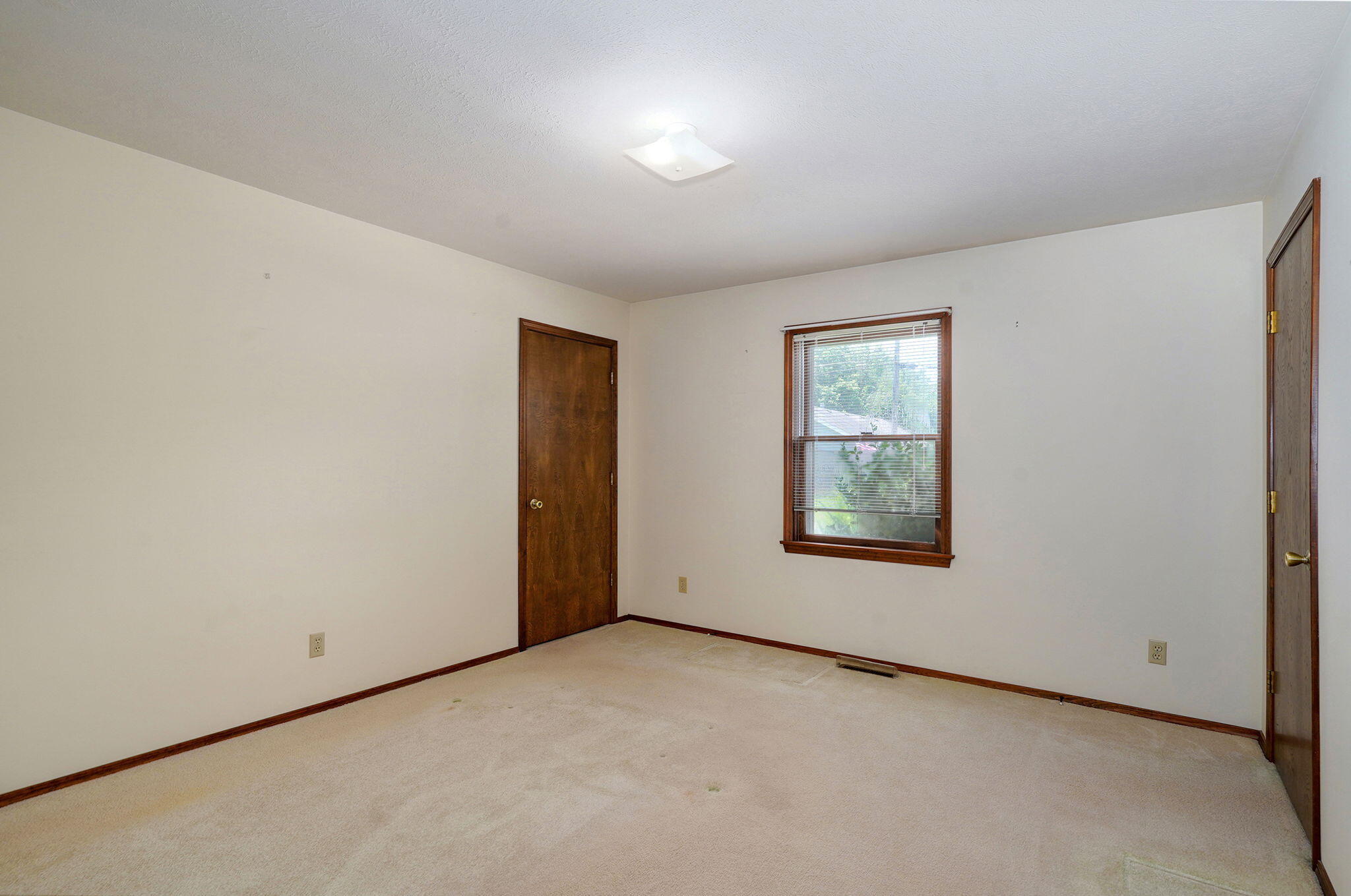 2060 North Marion Avenue Property Photo 17