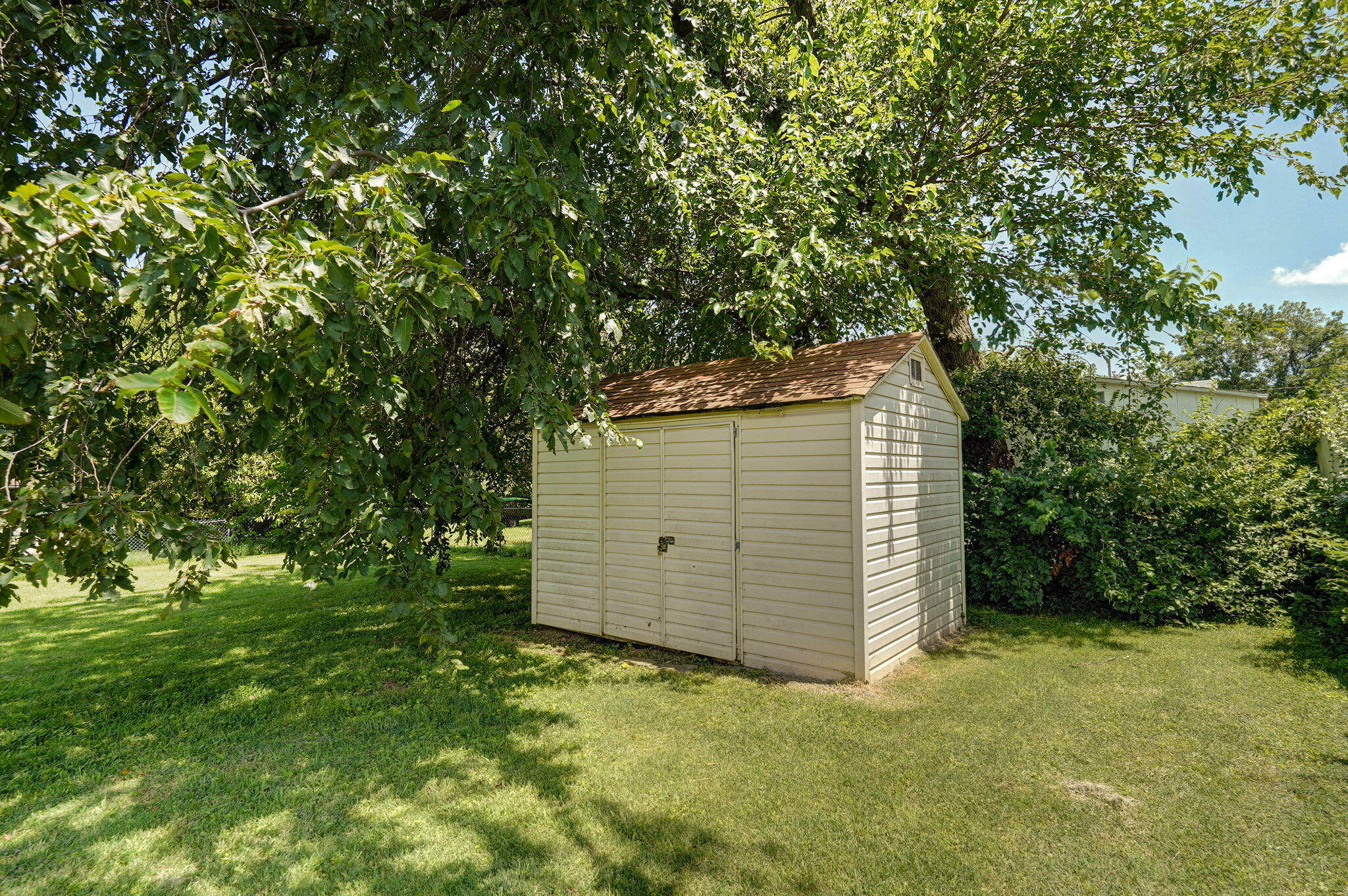 2060 North Marion Avenue Property Photo 21