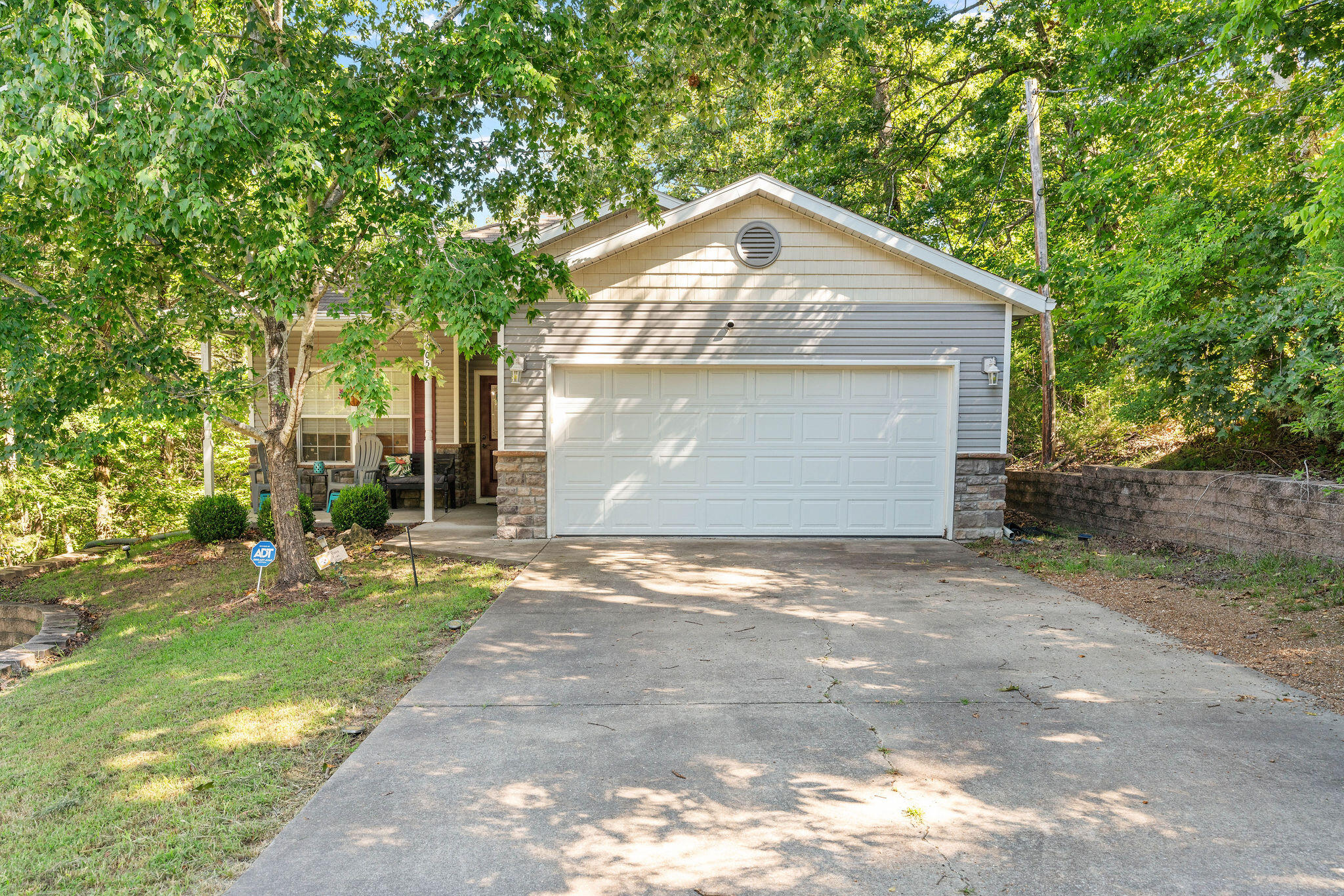 1005 Buck Lane Property Photo 1