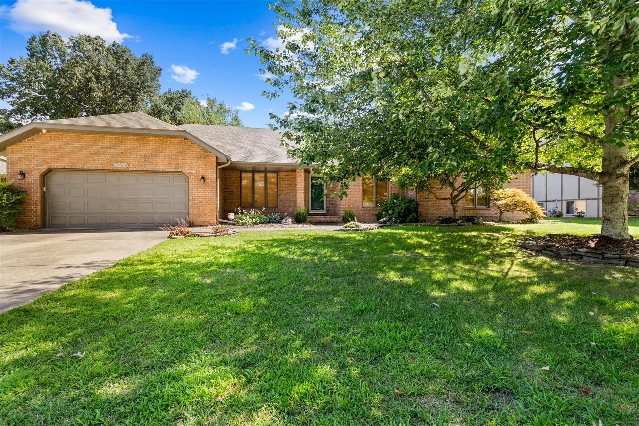 3934 East Linwood Terrace Property Photo 1