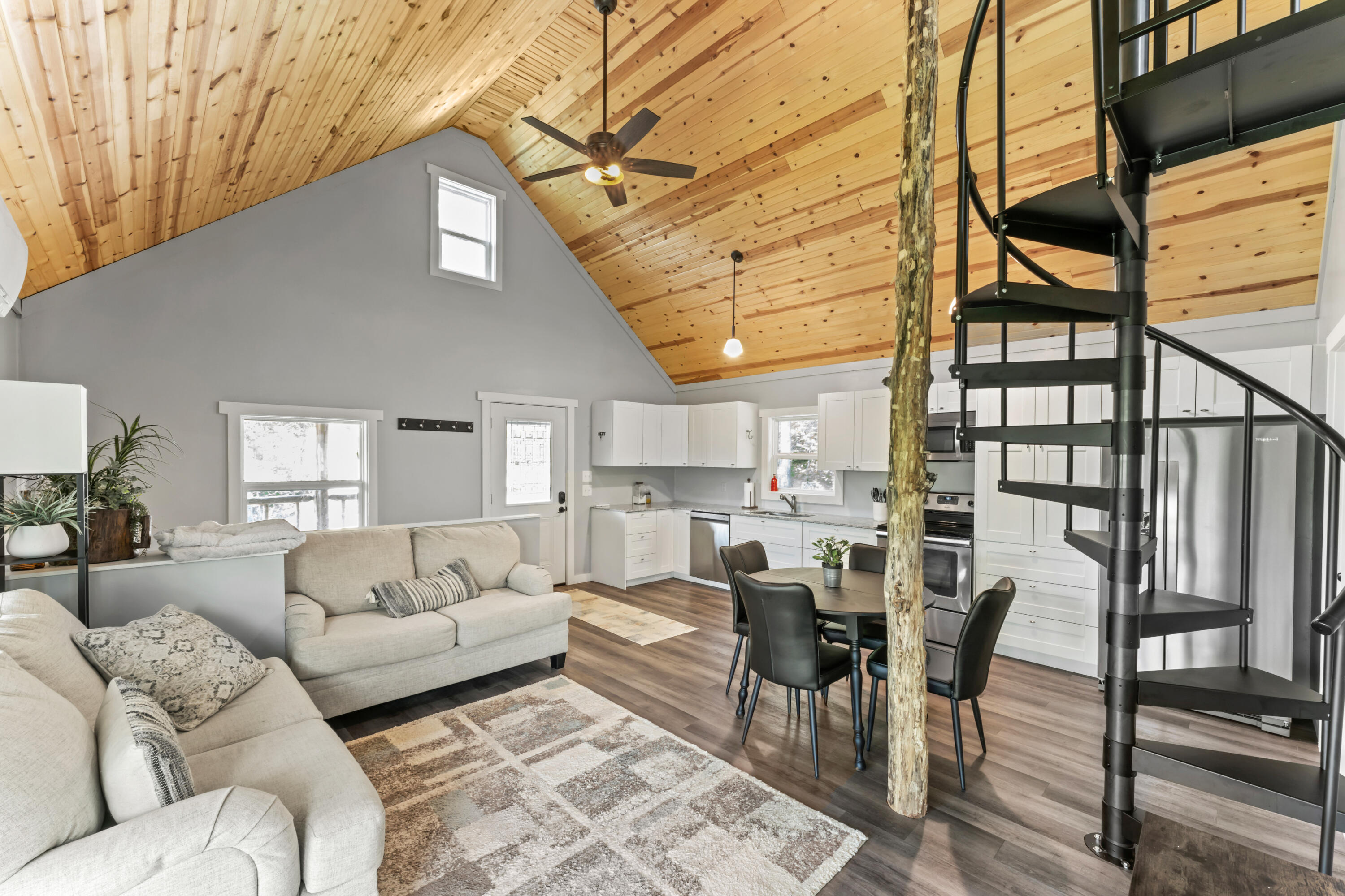 27857 Farm Road 1250 Property Photo 4