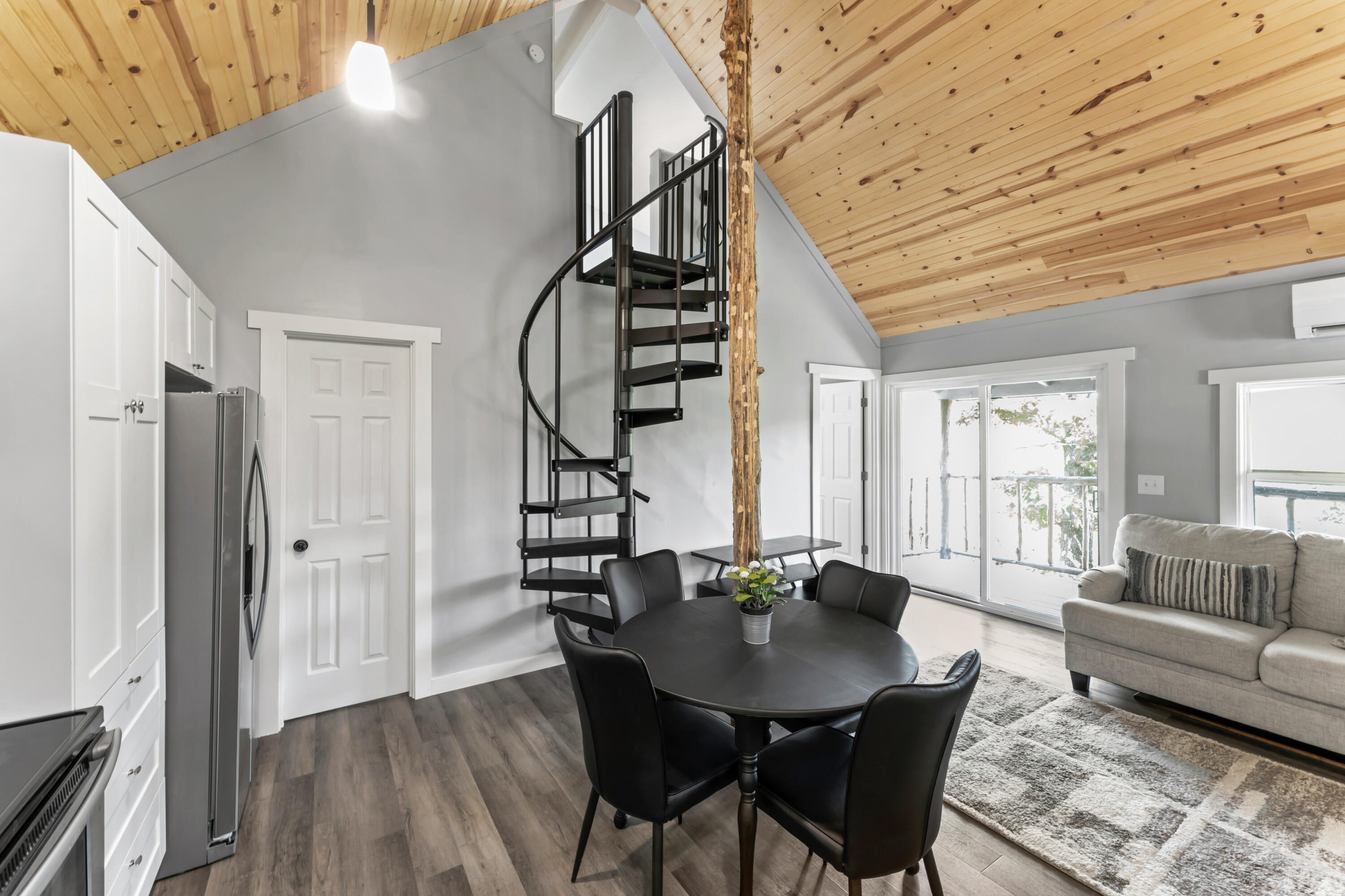 27857 Farm Road 1250 Property Photo 10