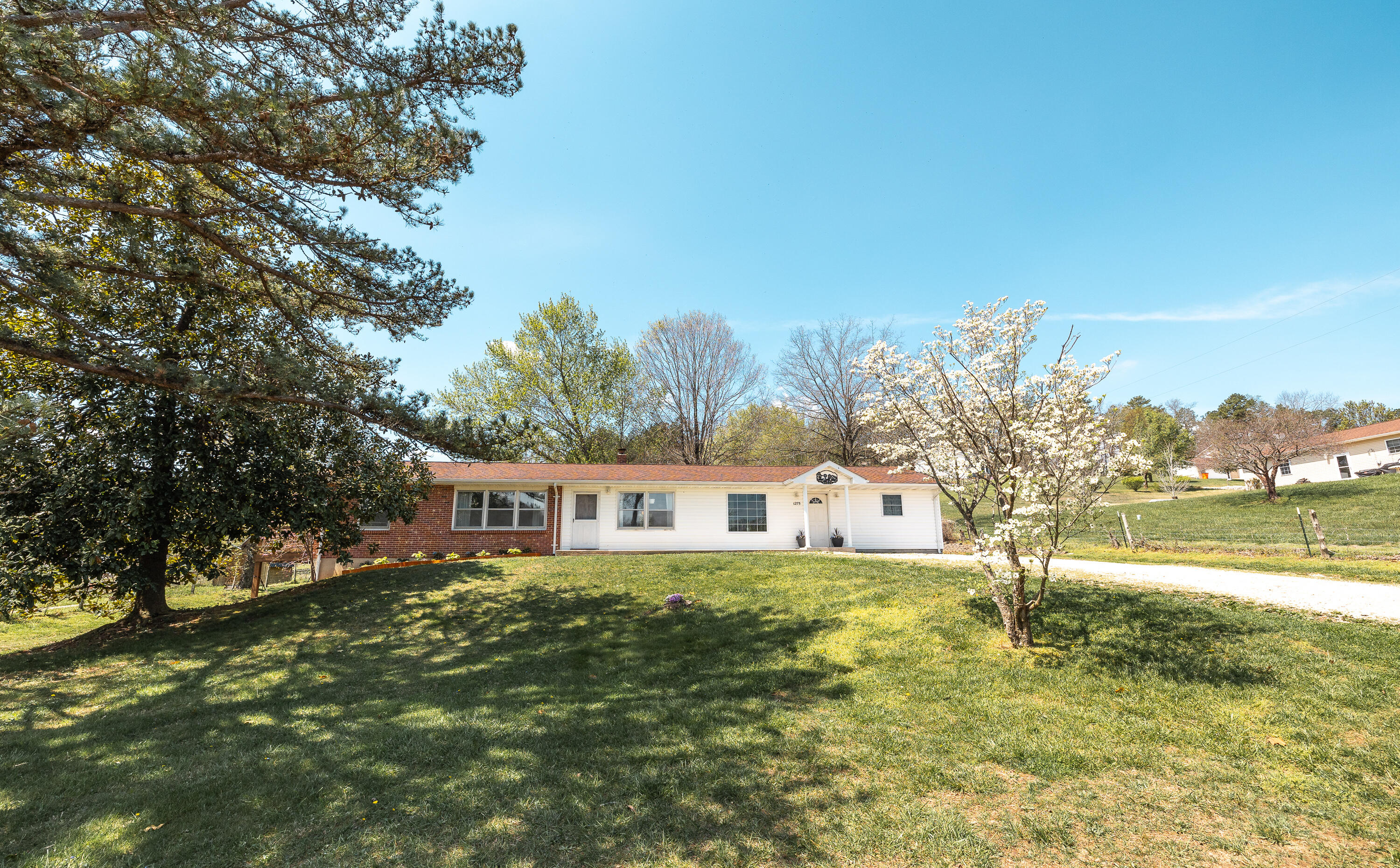 1275 South Road Property Photo 1