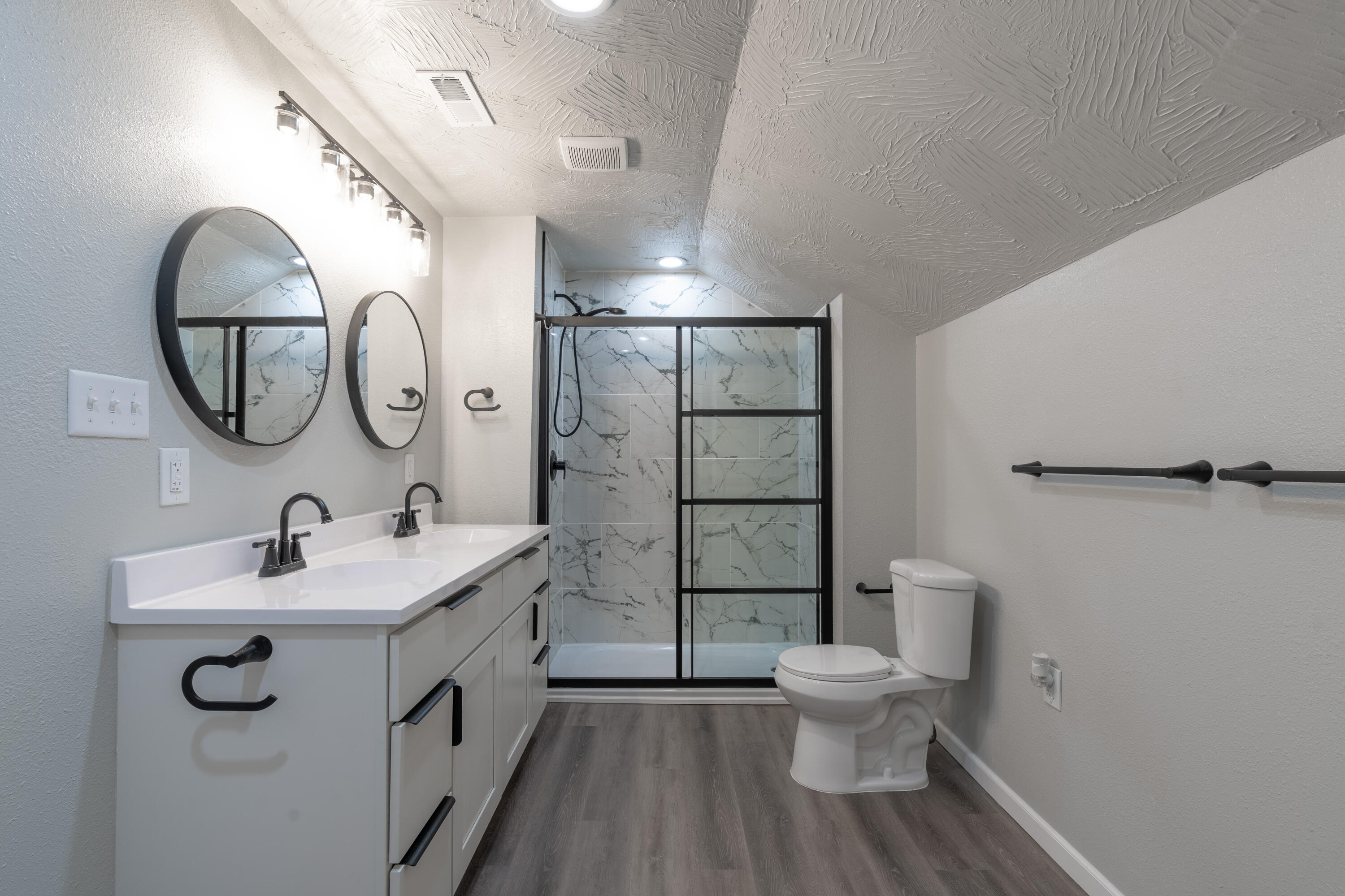 1324 West Brower Street Property Photo 16