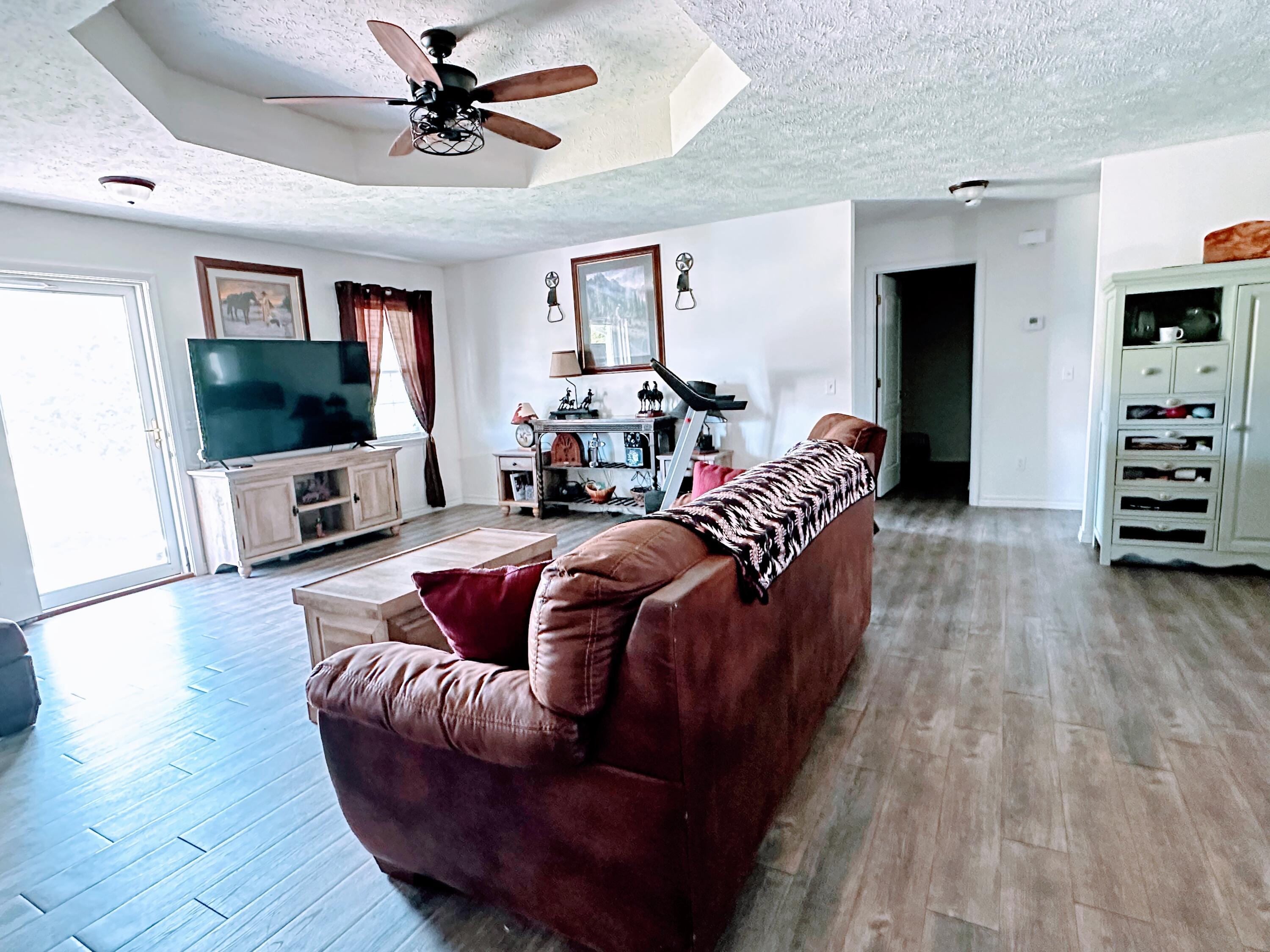 403 Paradise Heights Drive Property Photo 32