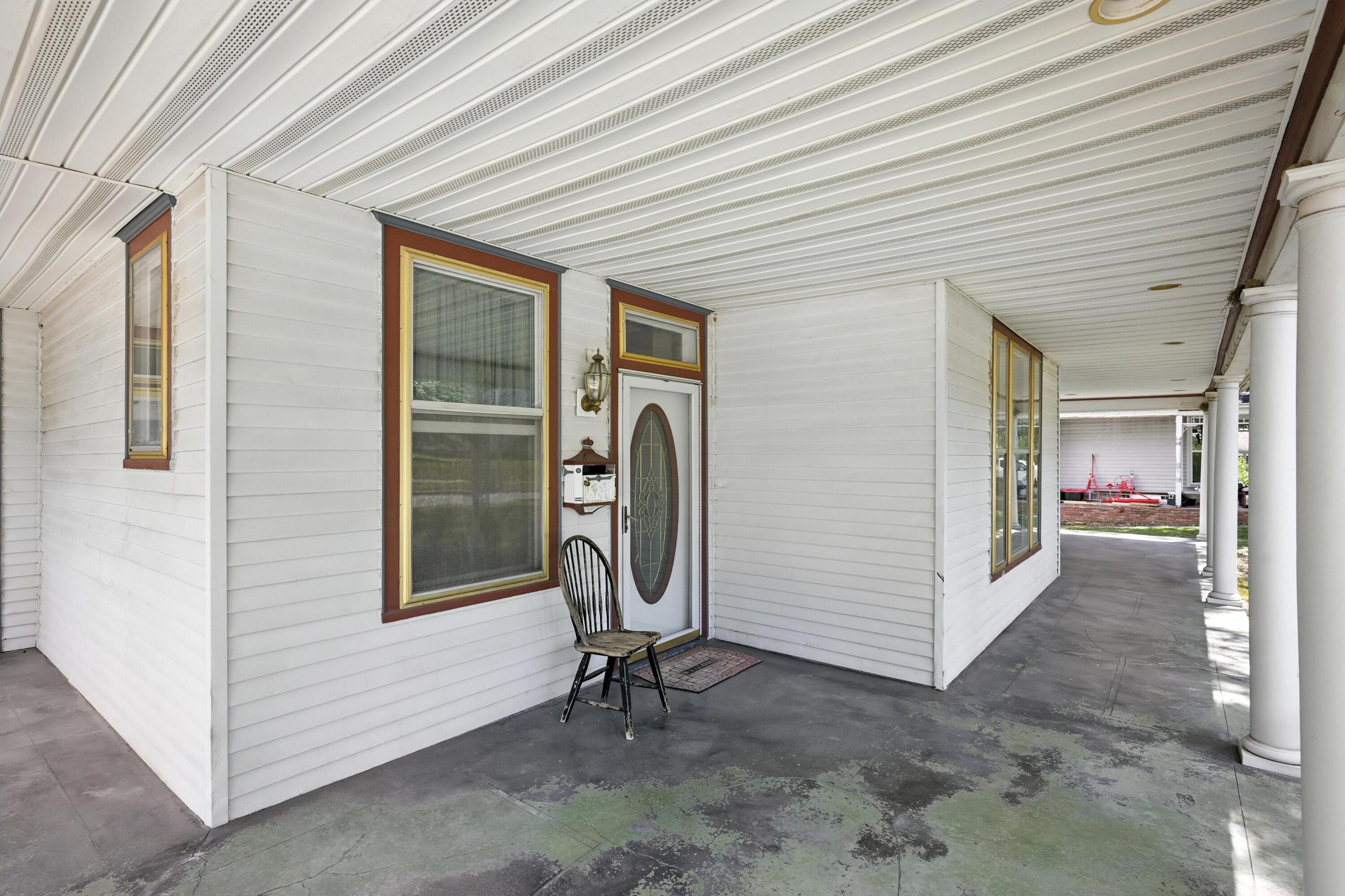 340 West Brook Street Property Photo 4