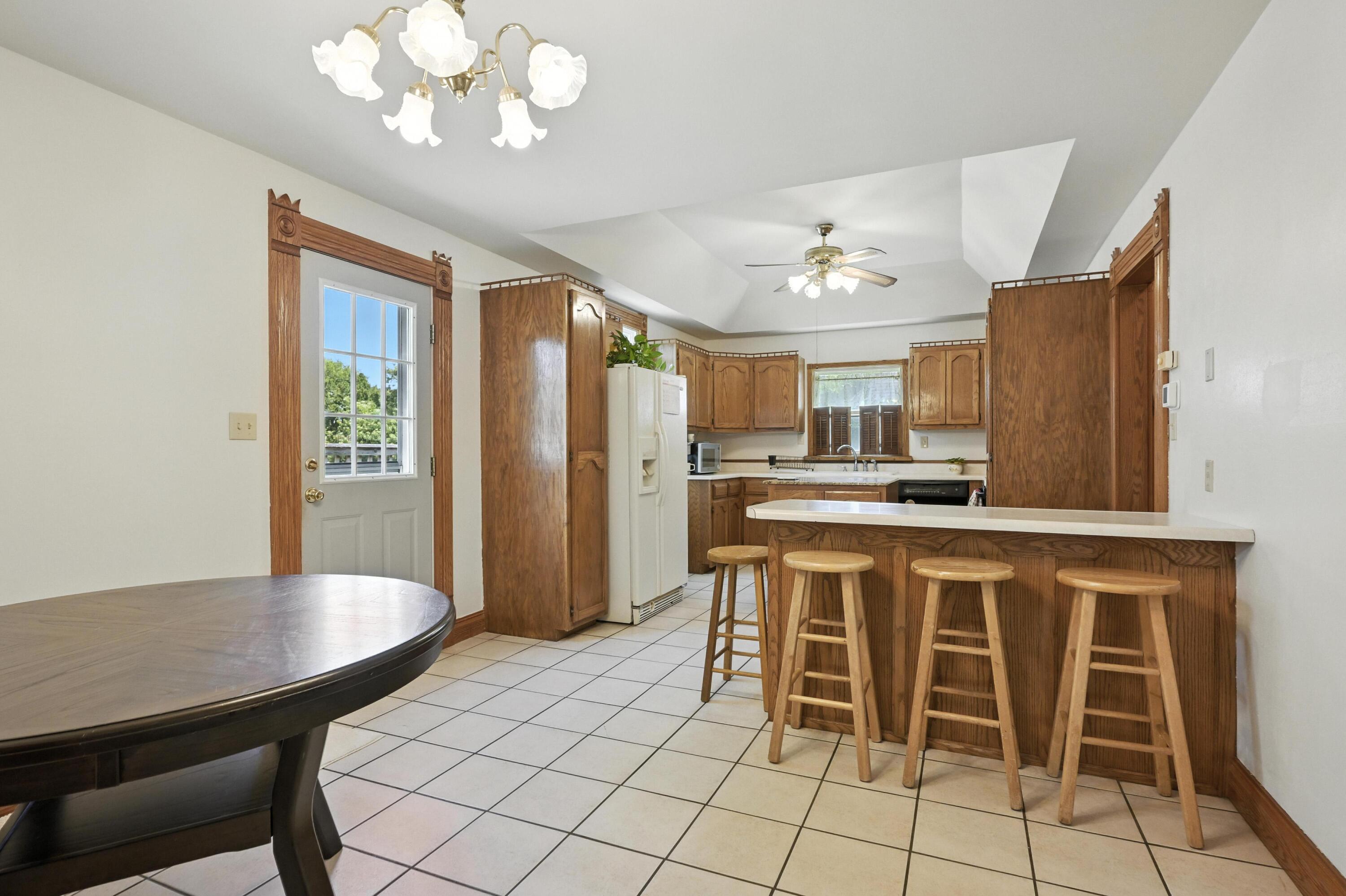340 West Brook Street Property Photo 10