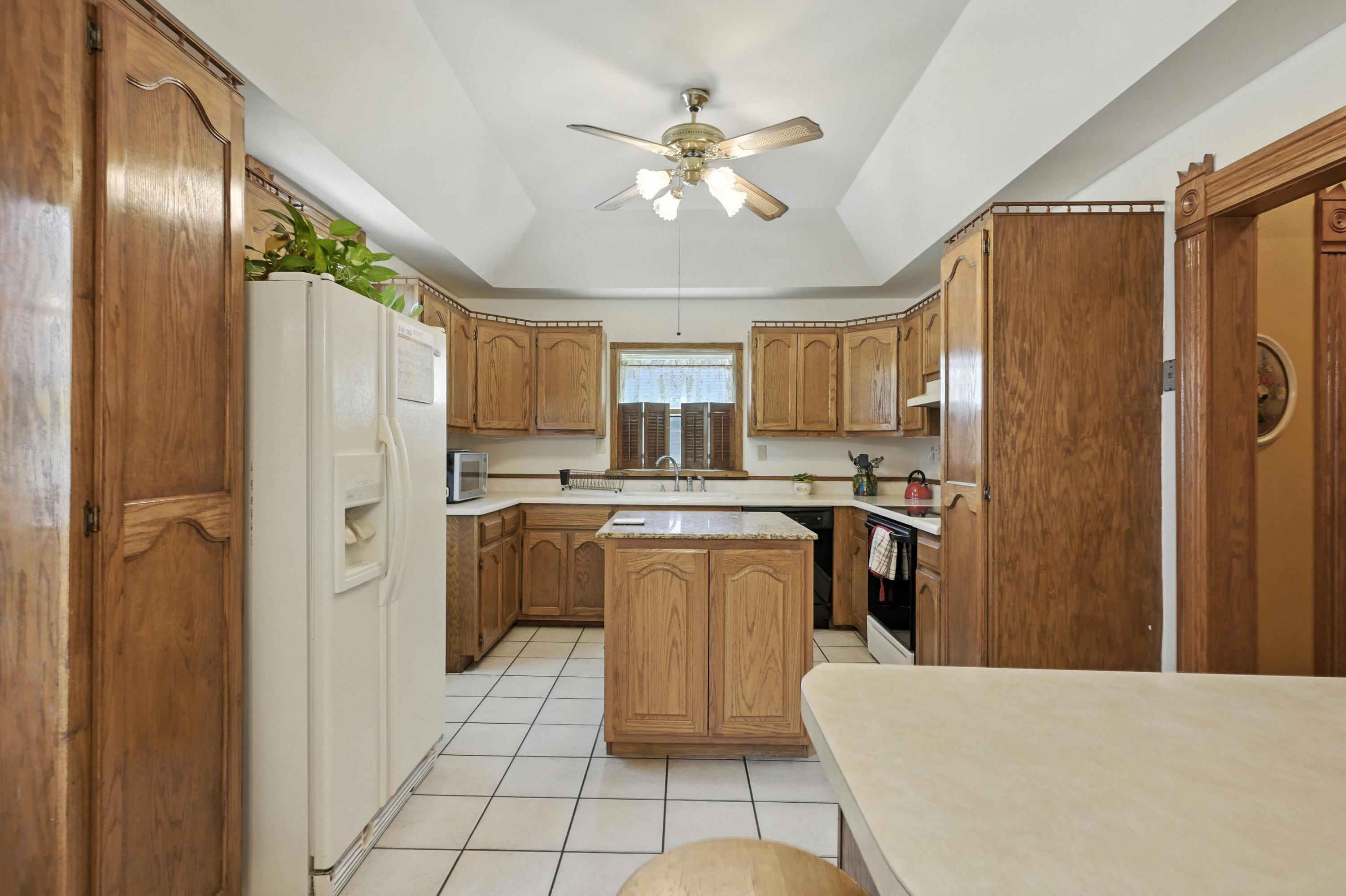 340 West Brook Street Property Photo 11