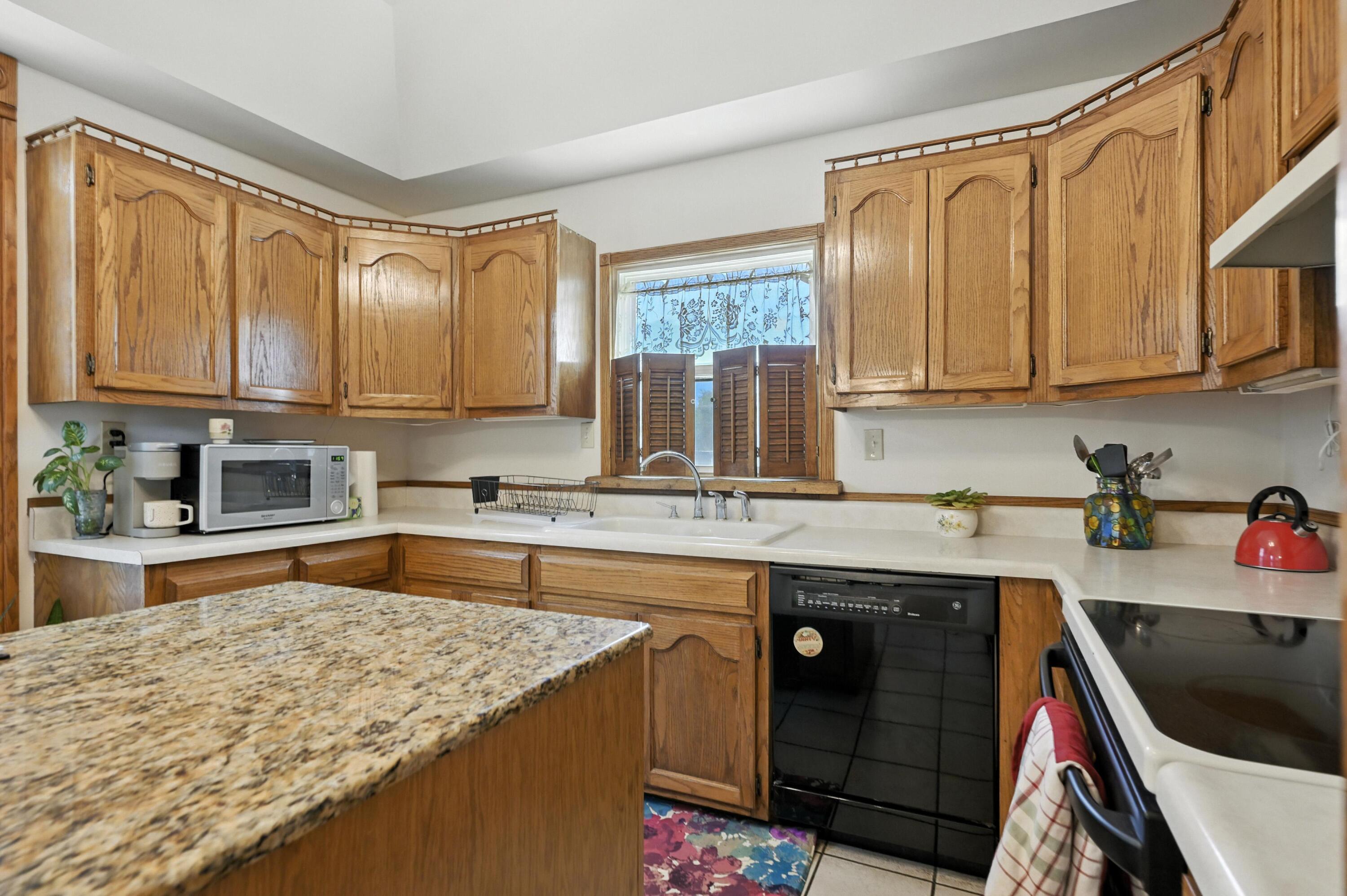 340 West Brook Street Property Photo 14