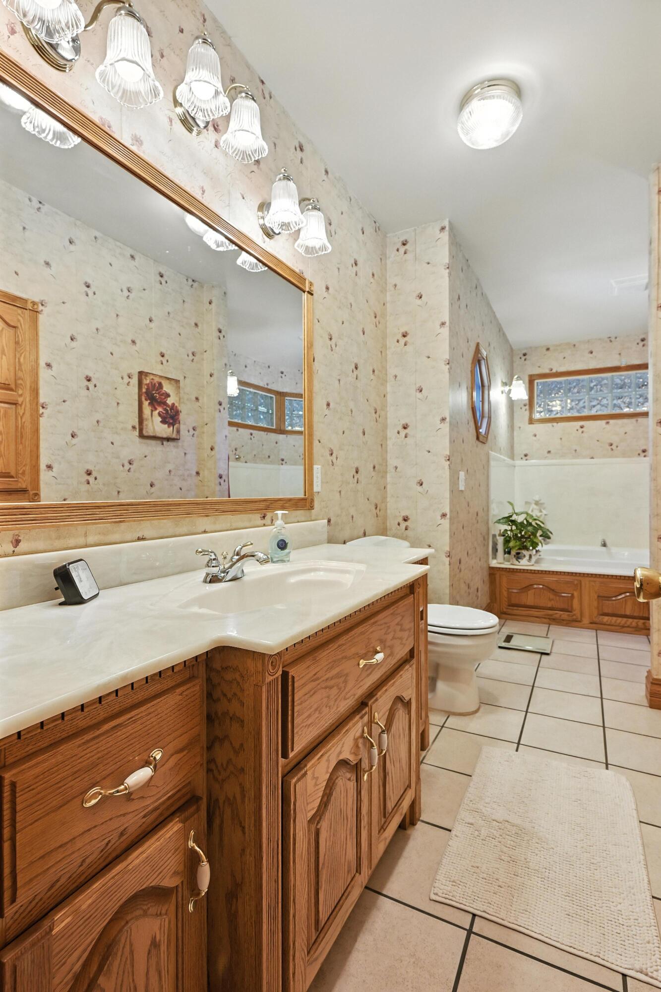 340 West Brook Street Property Photo 18
