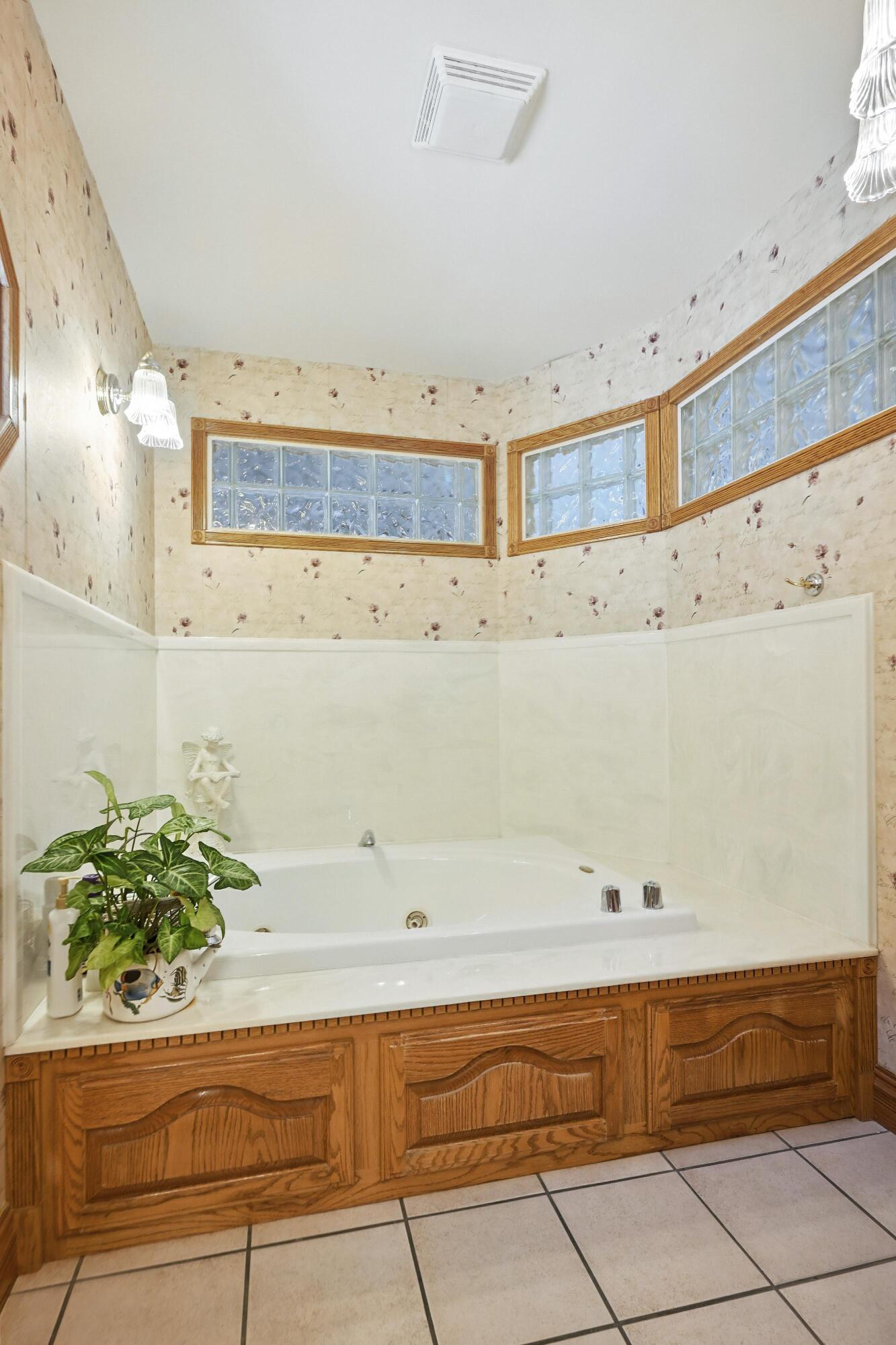 340 West Brook Street Property Photo 19