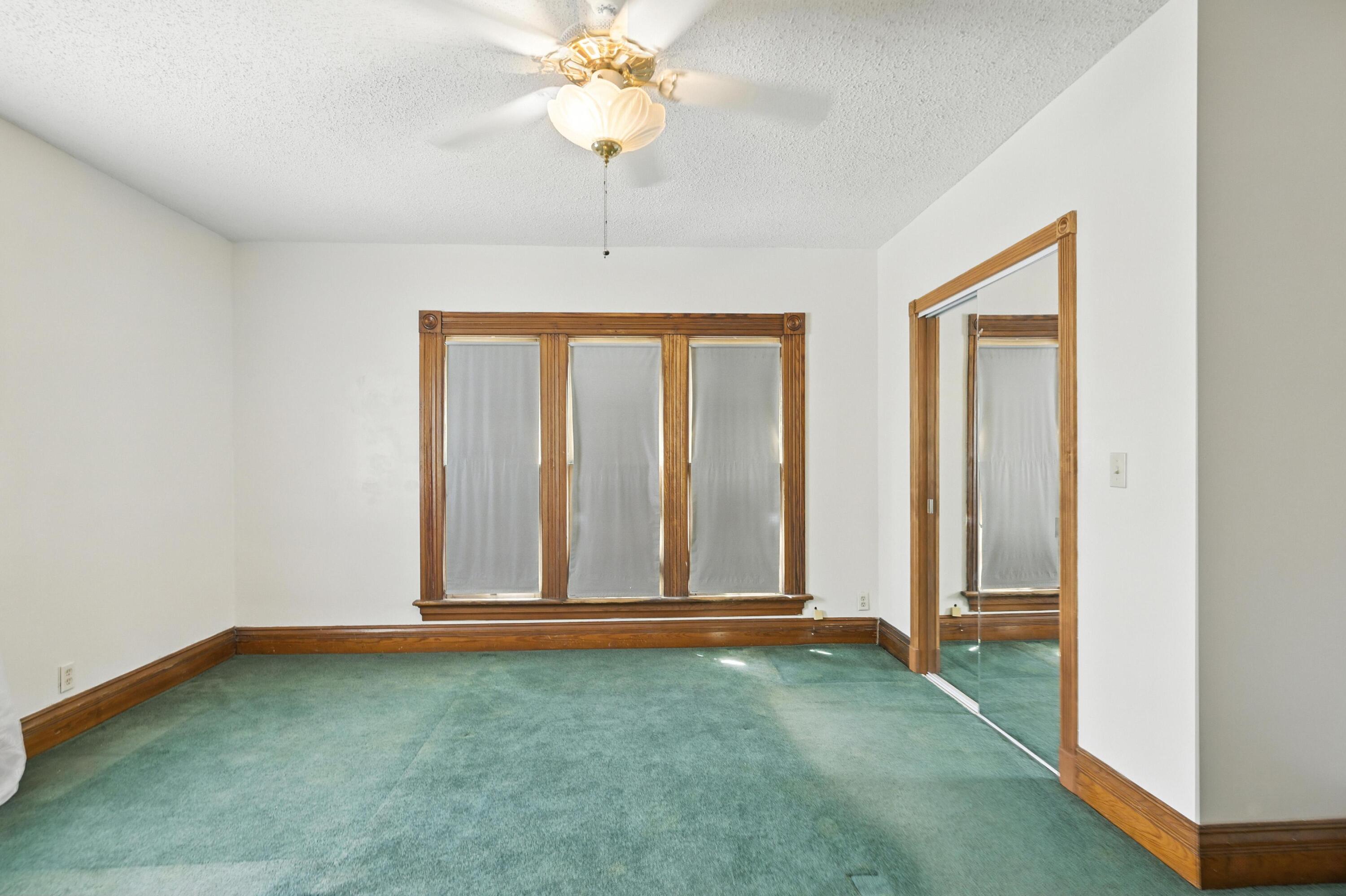 340 West Brook Street Property Photo 37
