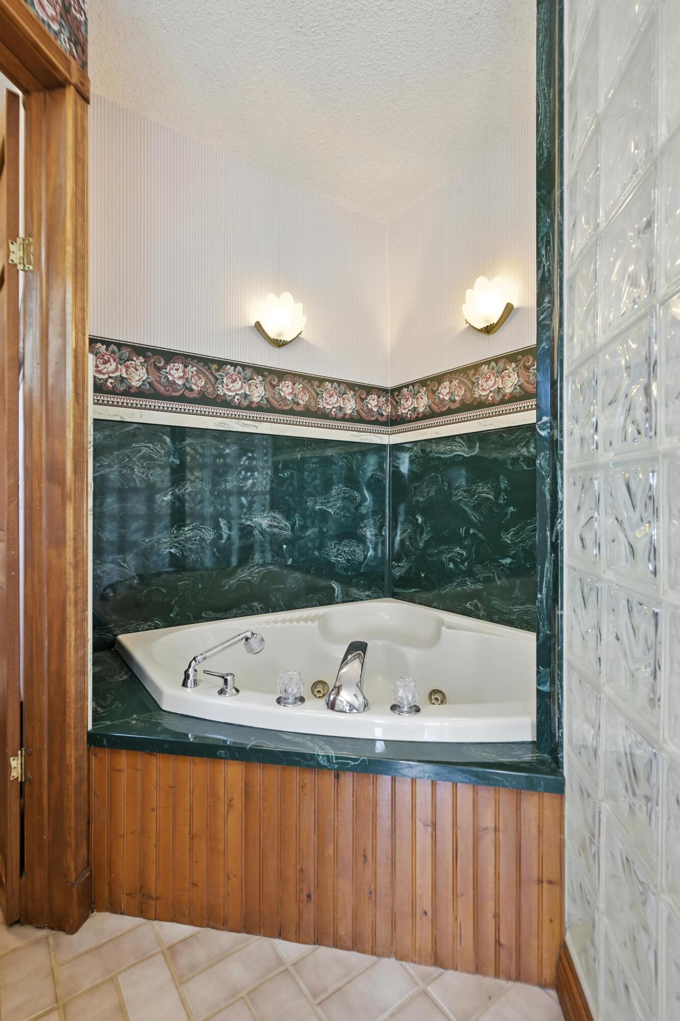 340 West Brook Street Property Photo 44