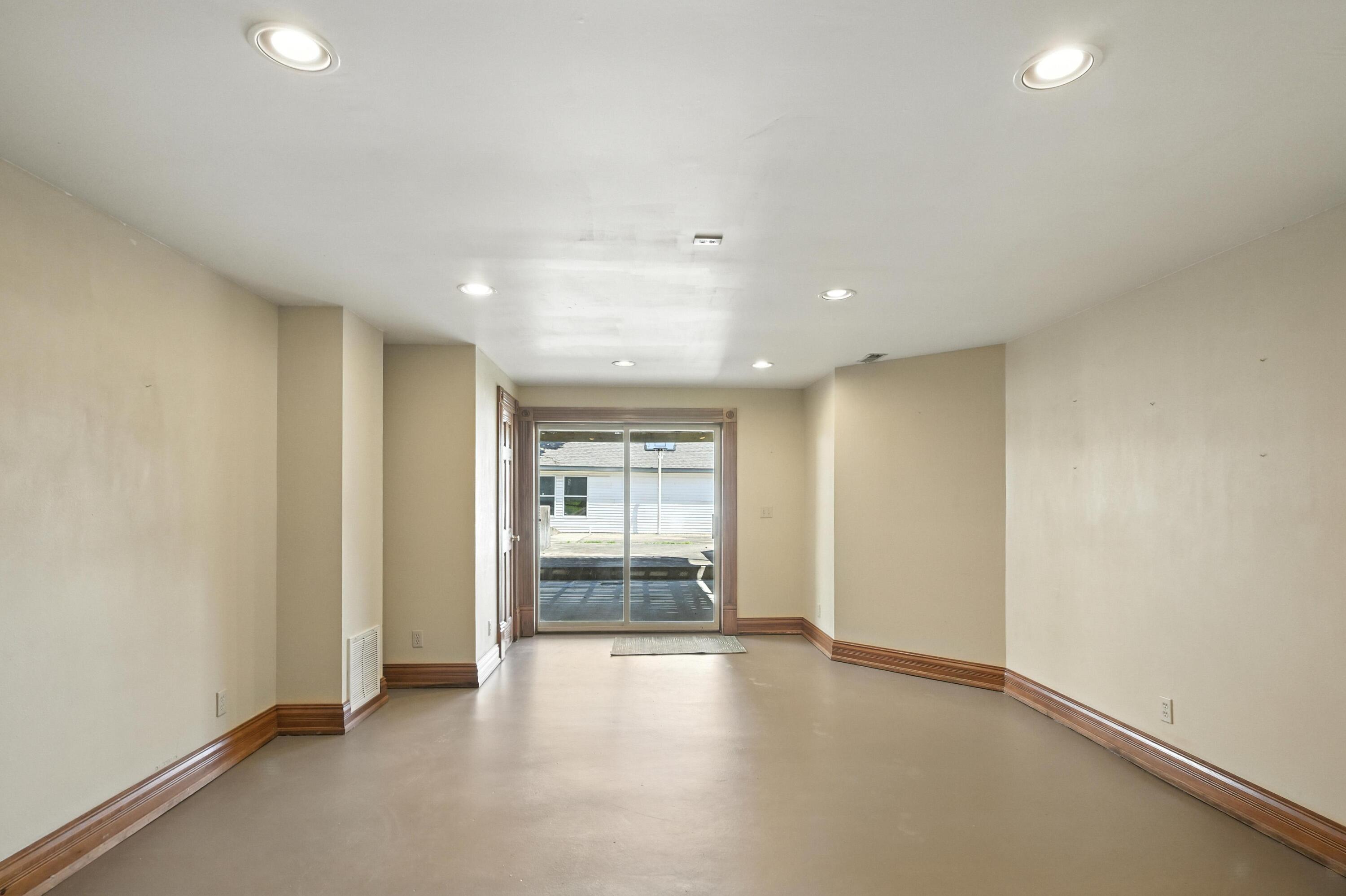340 West Brook Street Property Photo 46