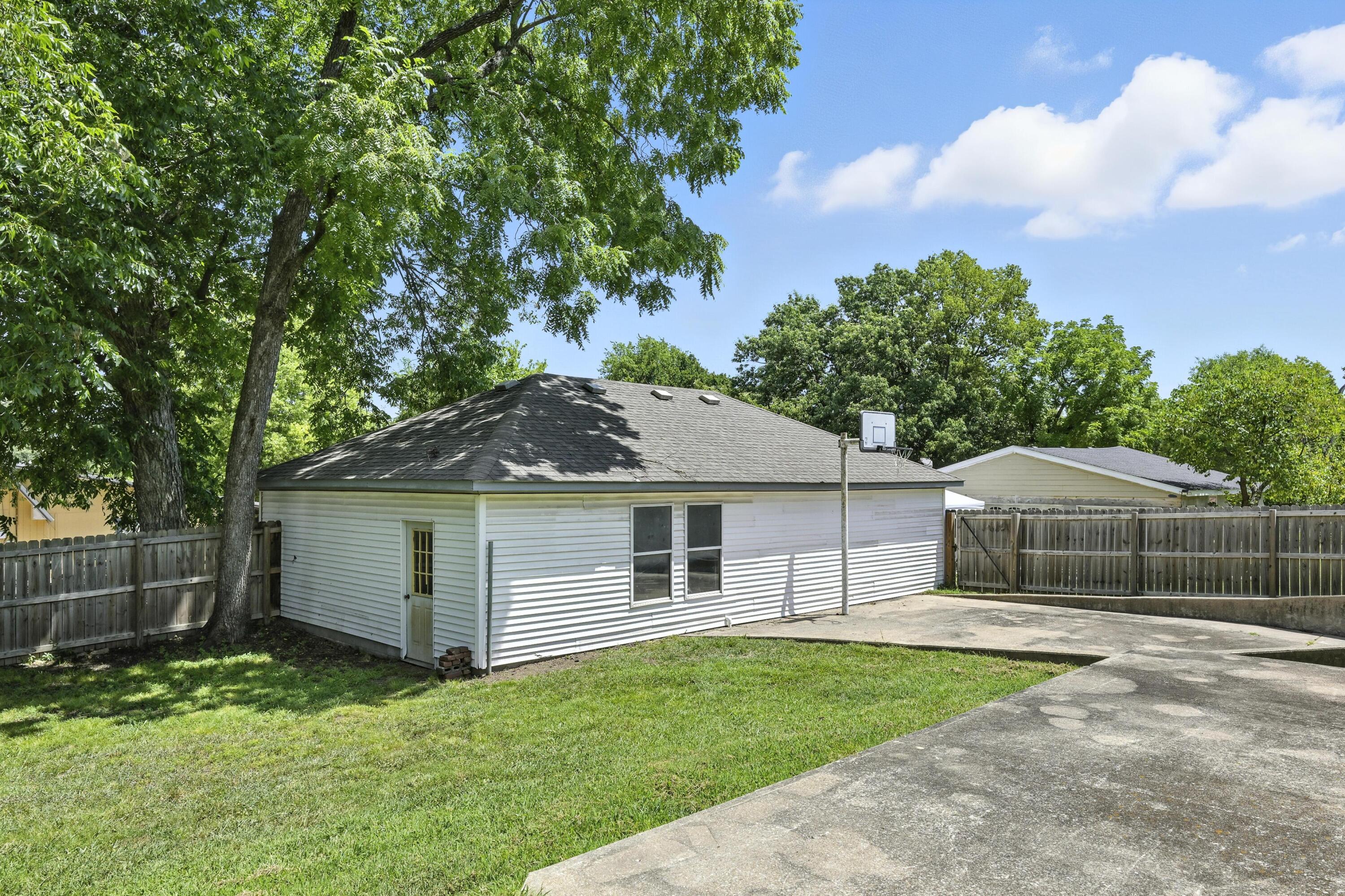 340 West Brook Street Property Photo 51