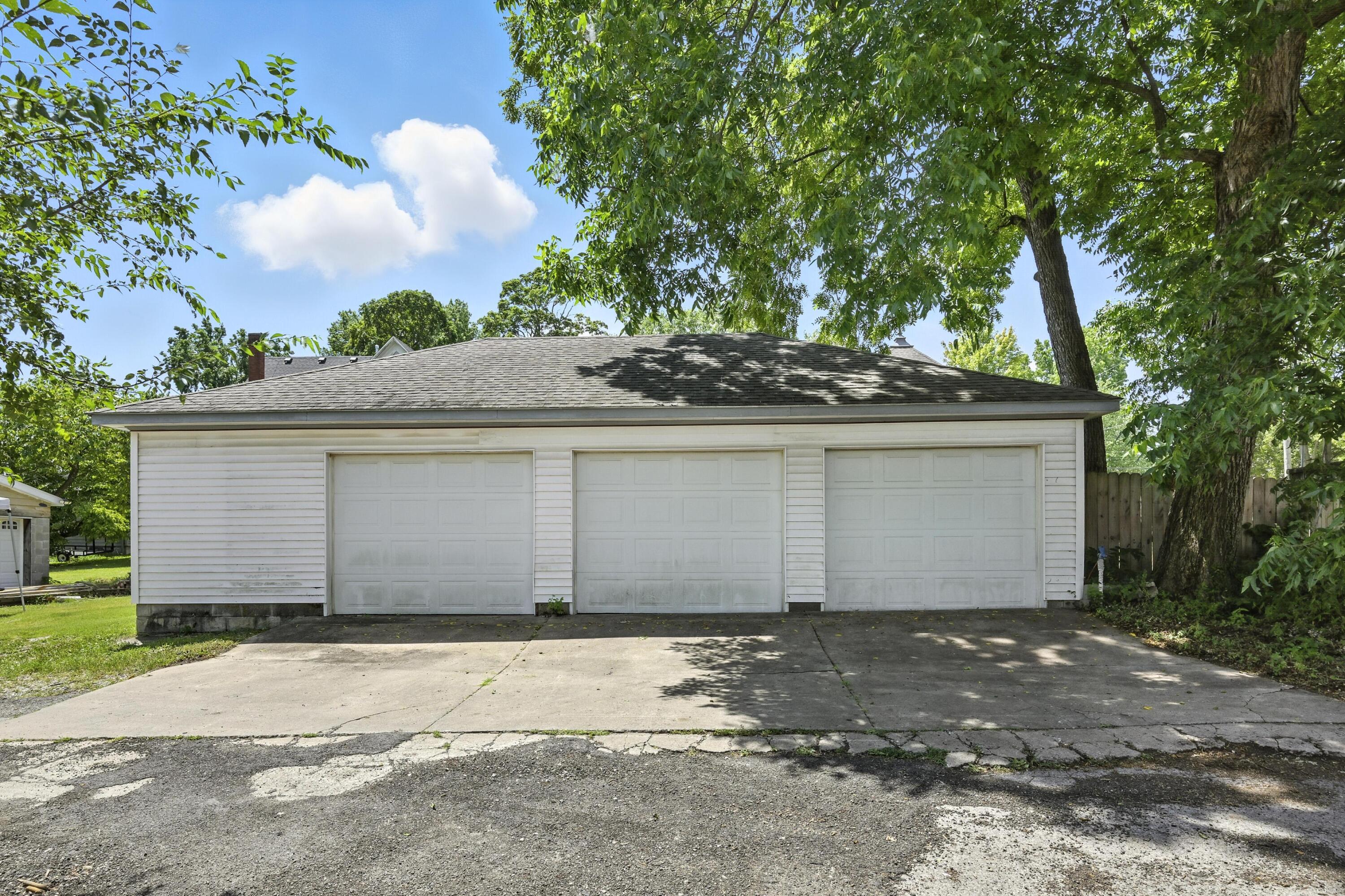 340 West Brook Street Property Photo 55