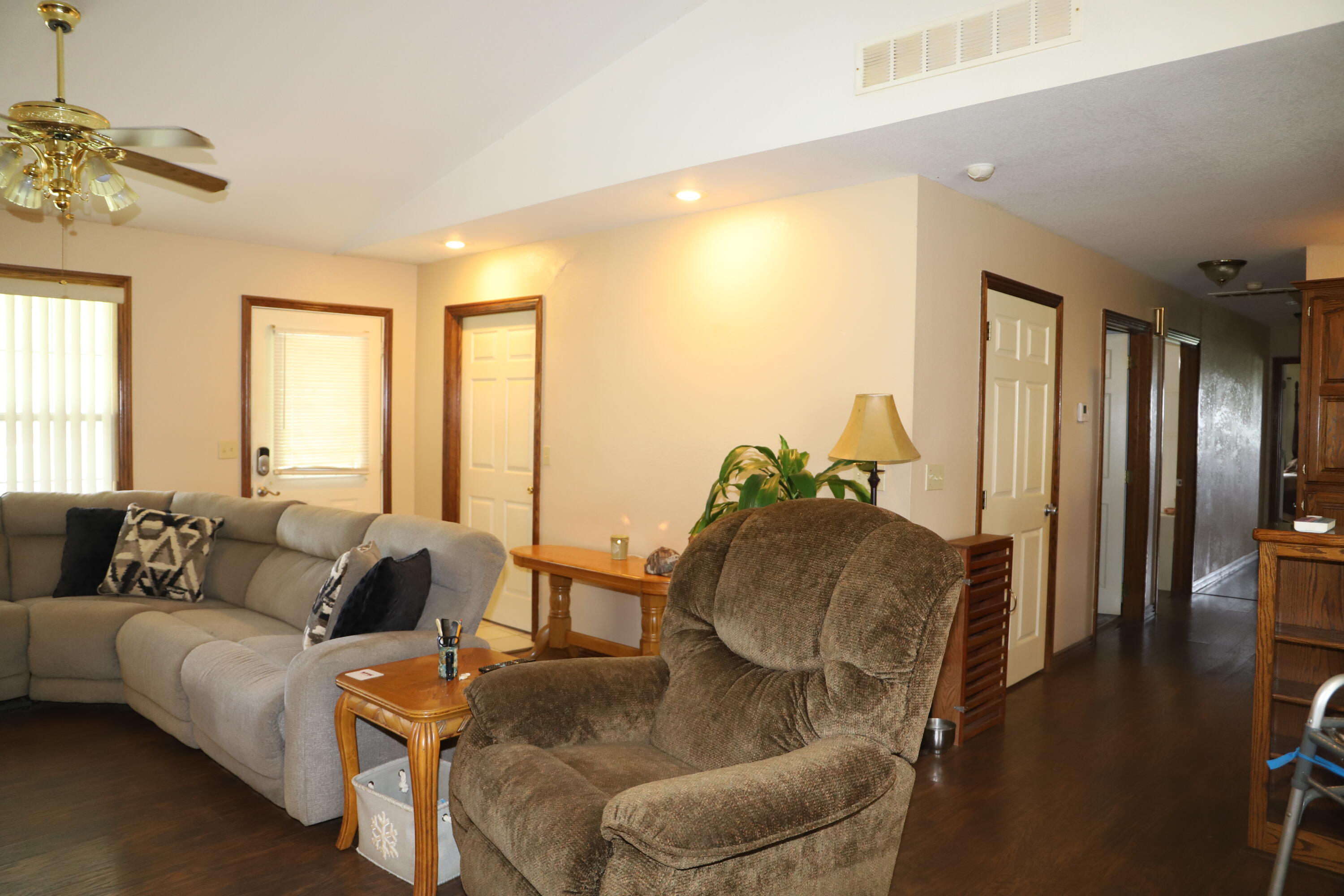 12198 Marcus Lane Property Photo 5