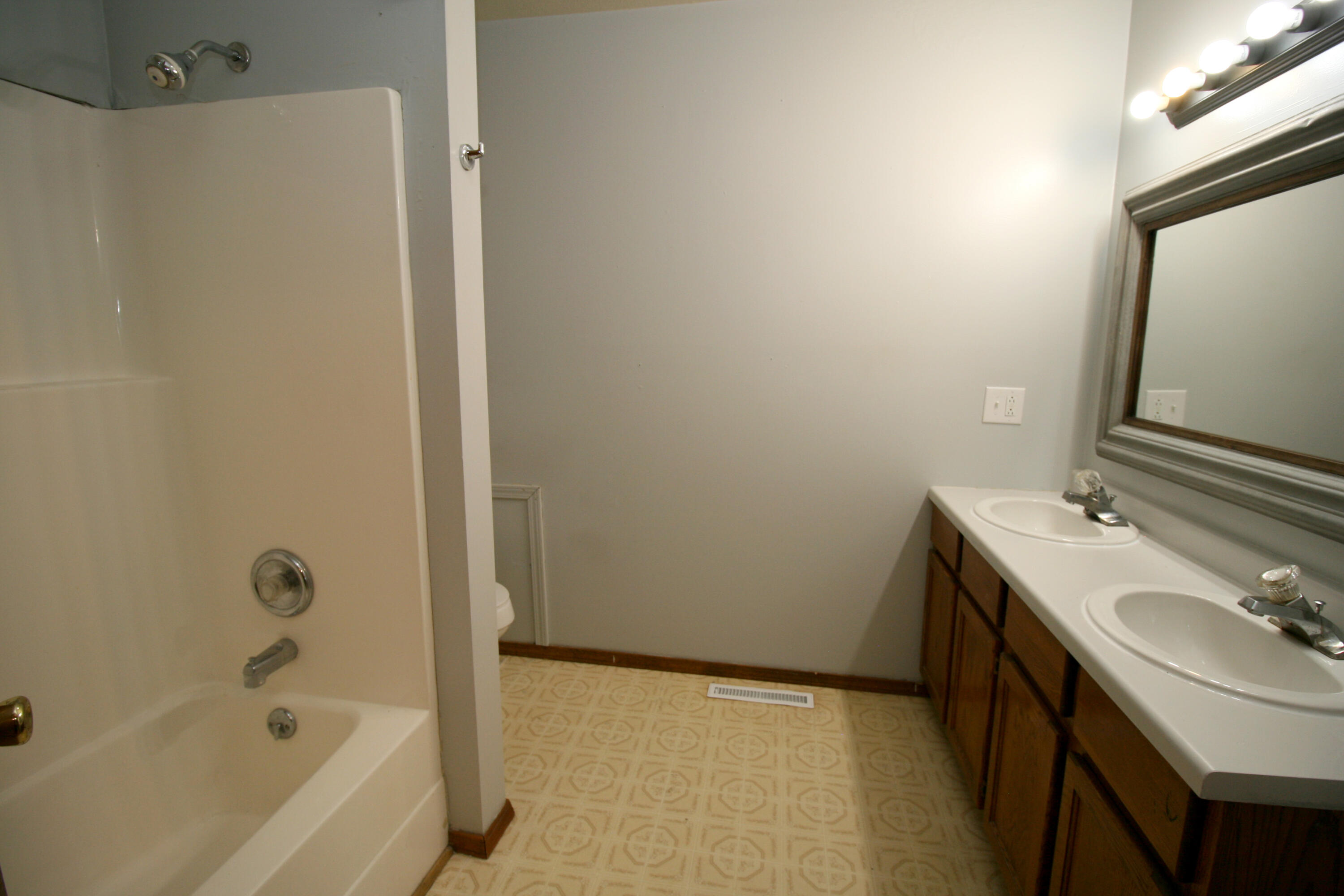 360 Banning Street Property Photo 9