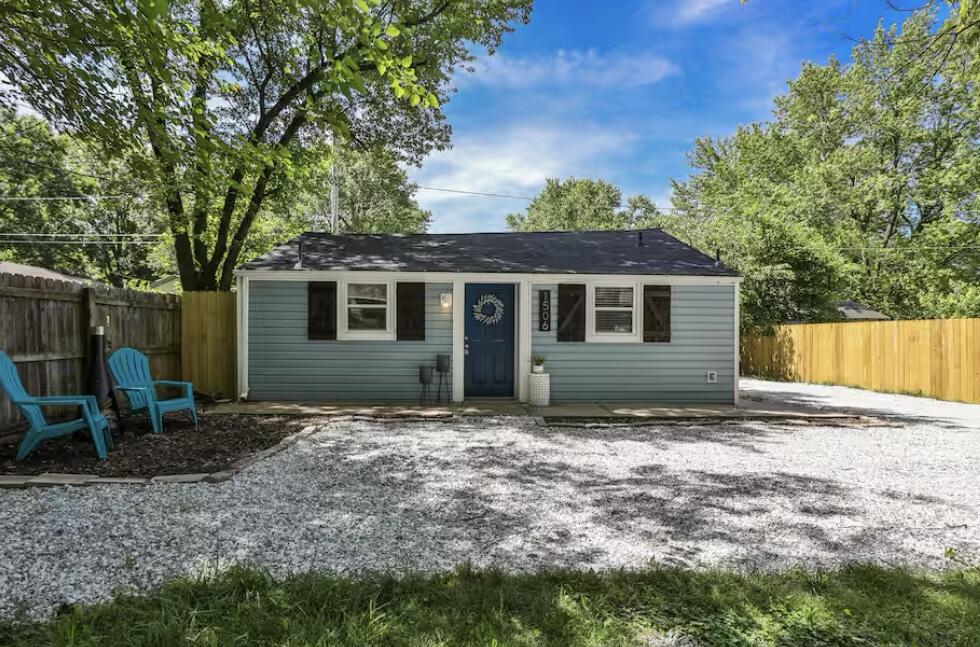 1506 East Lindberg Street Property Photo 1
