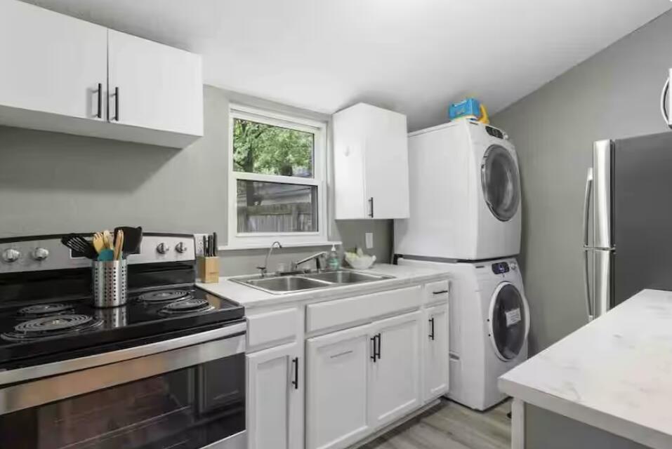 1506 East Lindberg Street Property Photo 6