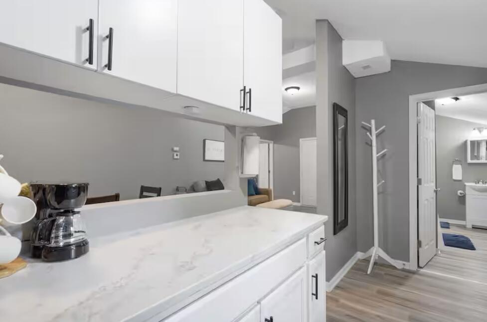 1506 East Lindberg Street Property Photo 7