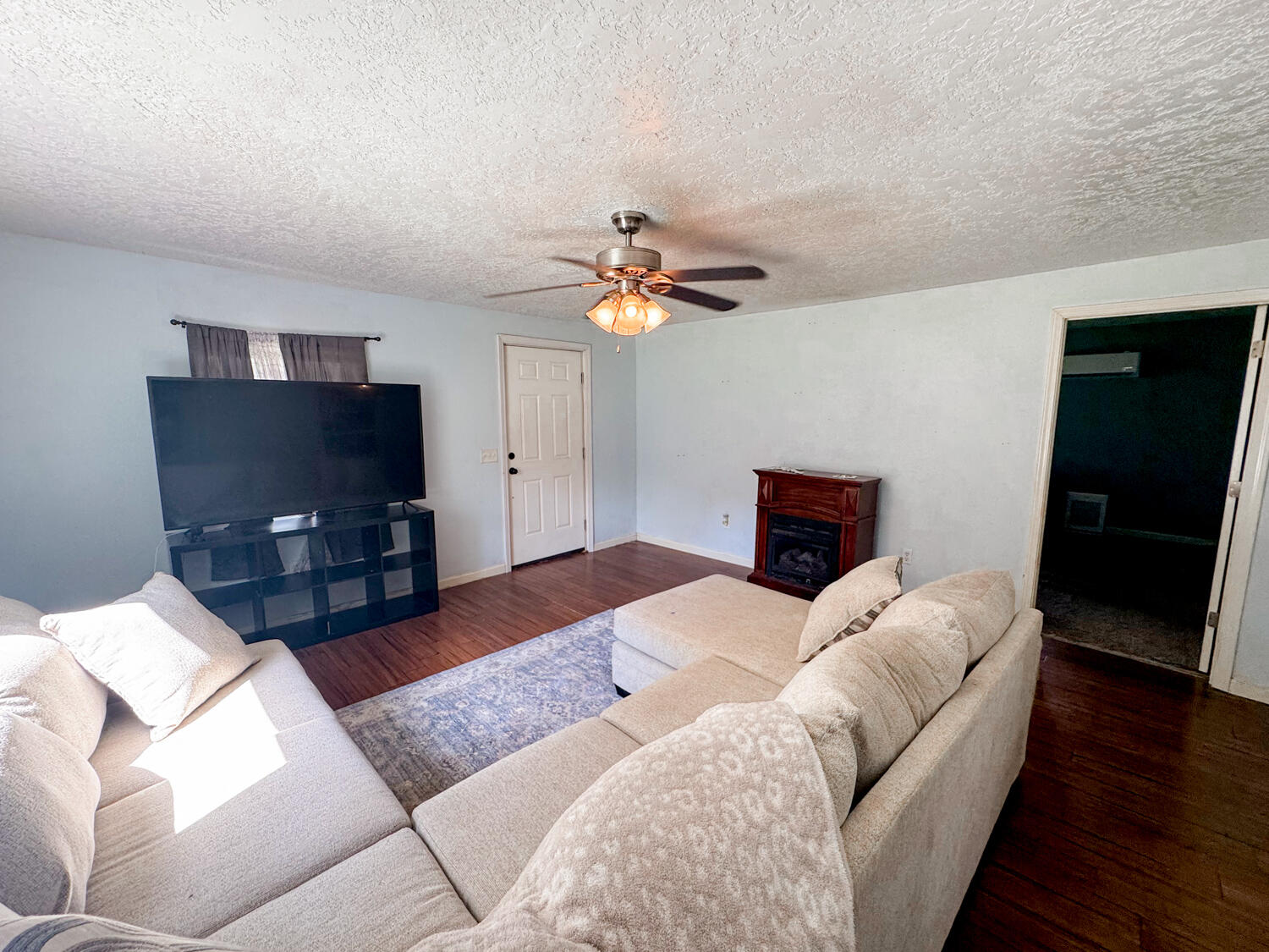 205 West 5th Street Property Photo 7
