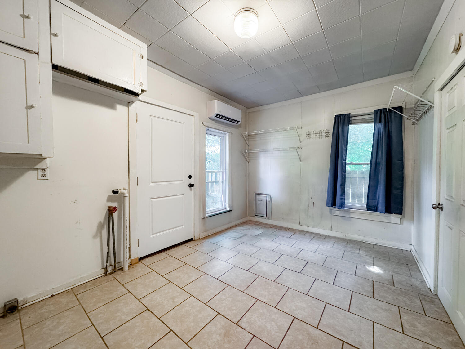 205 West 5th Street Property Photo 20