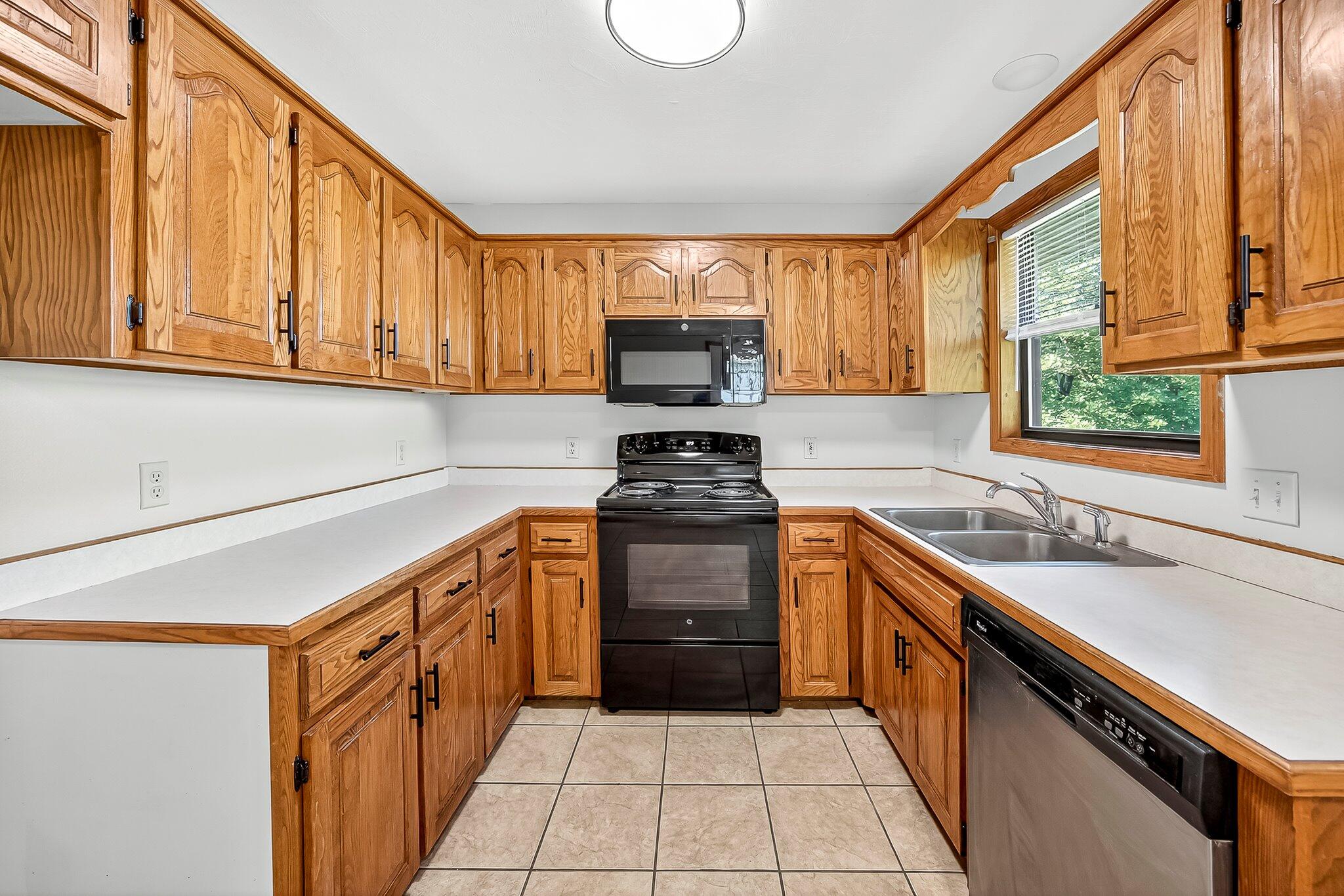 2645 North Fort Avenue Property Photo 9