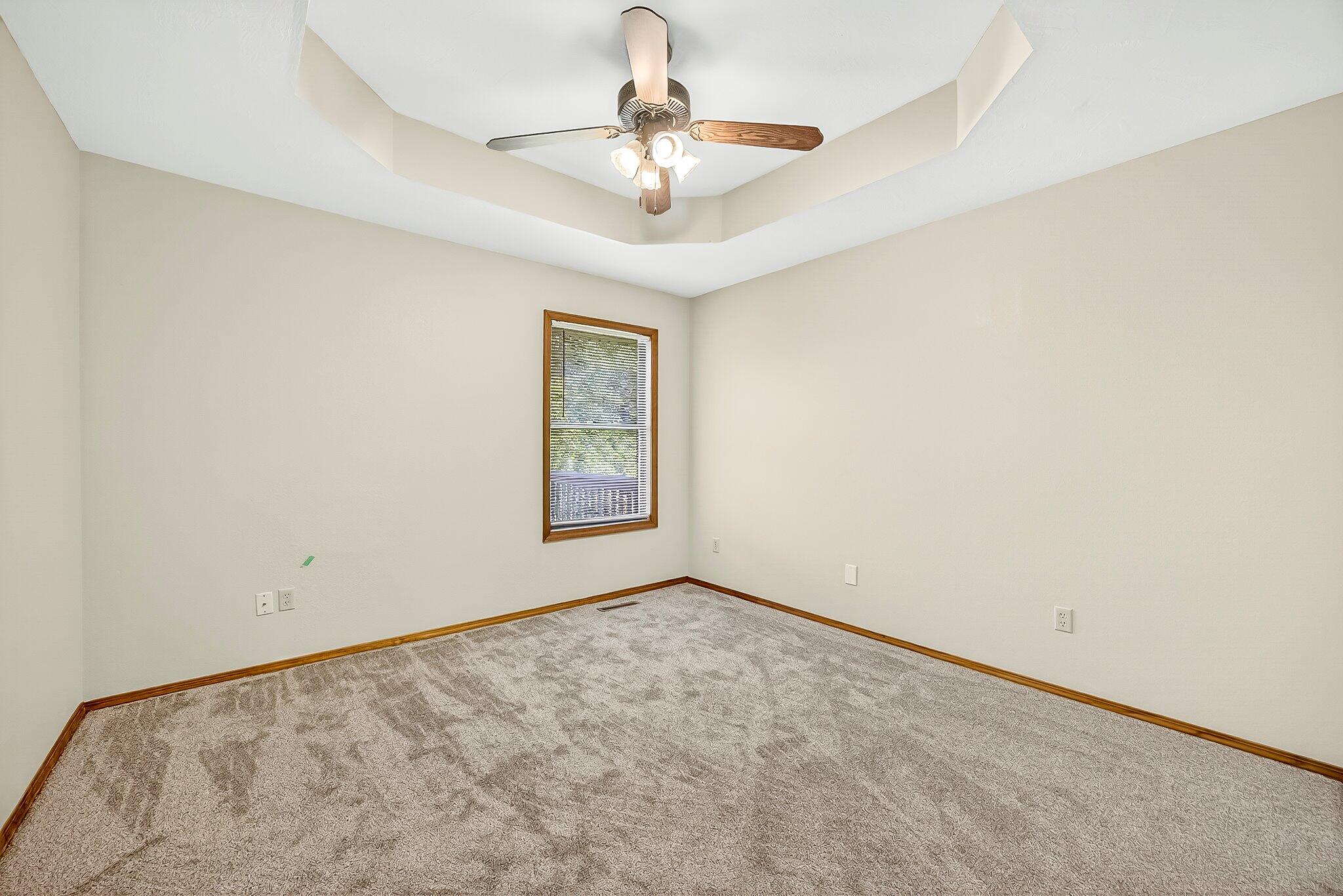 2645 North Fort Avenue Property Photo 11