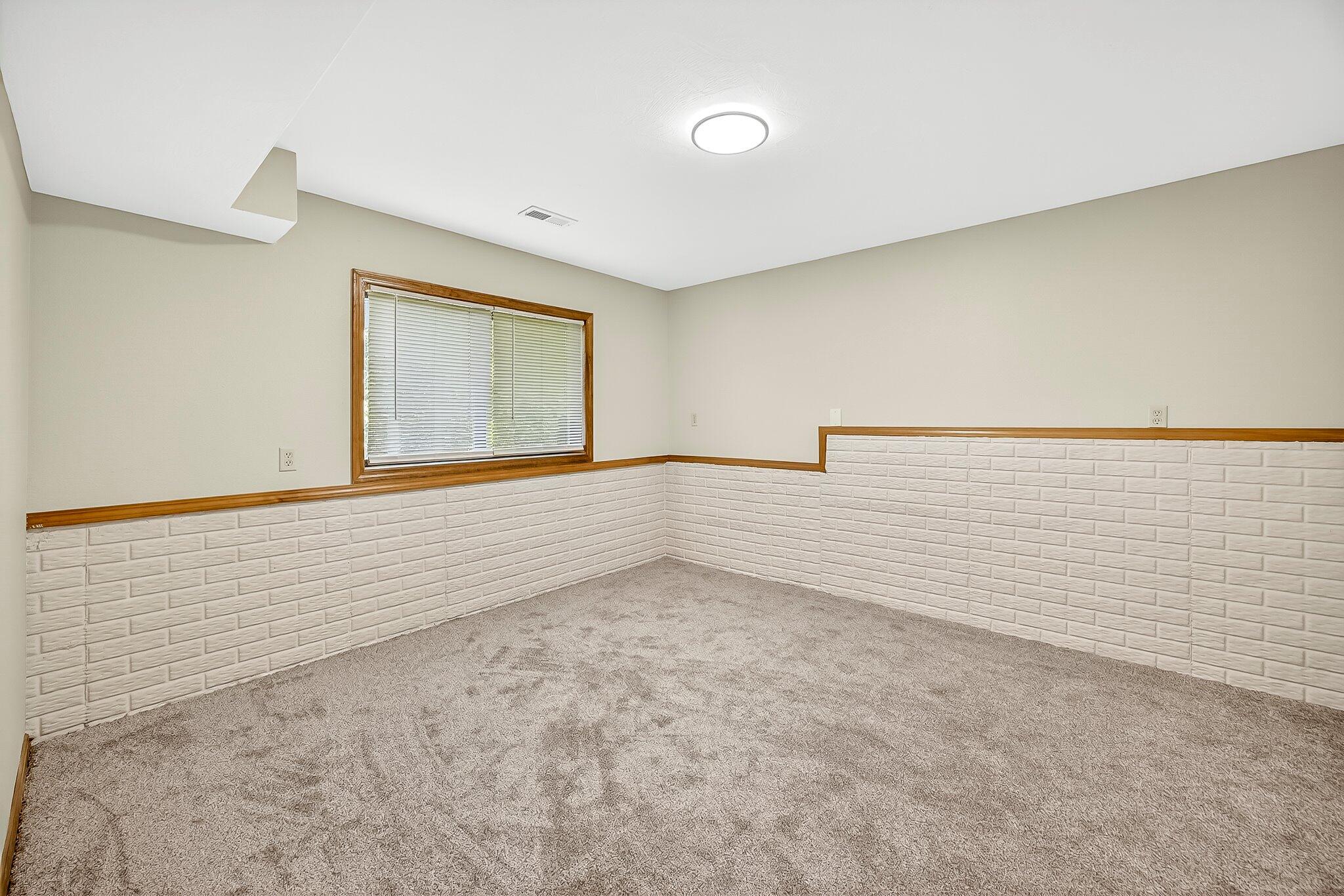 2645 North Fort Avenue Property Photo 16