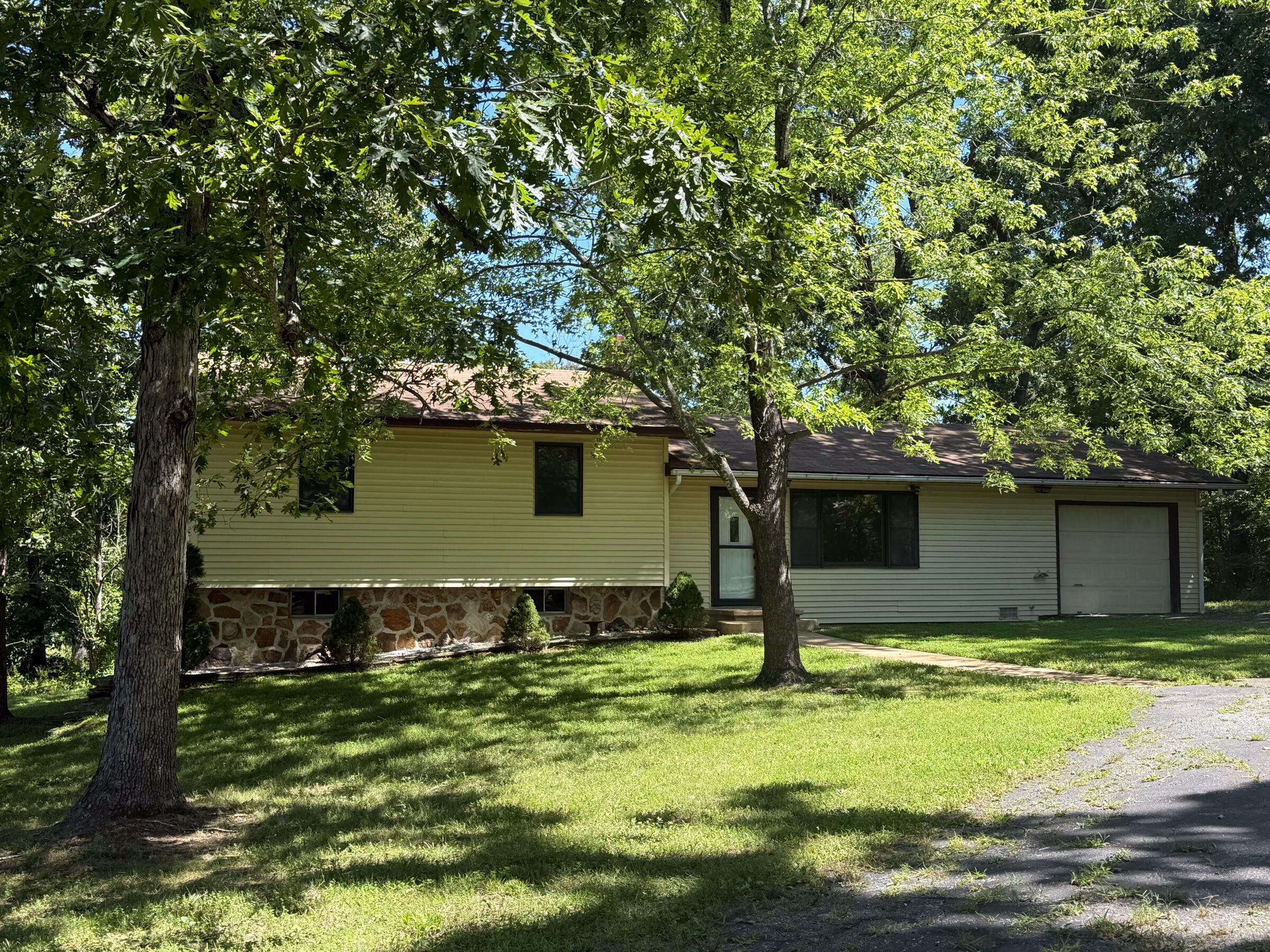 1080 North Industrial Drive Property Photo 3