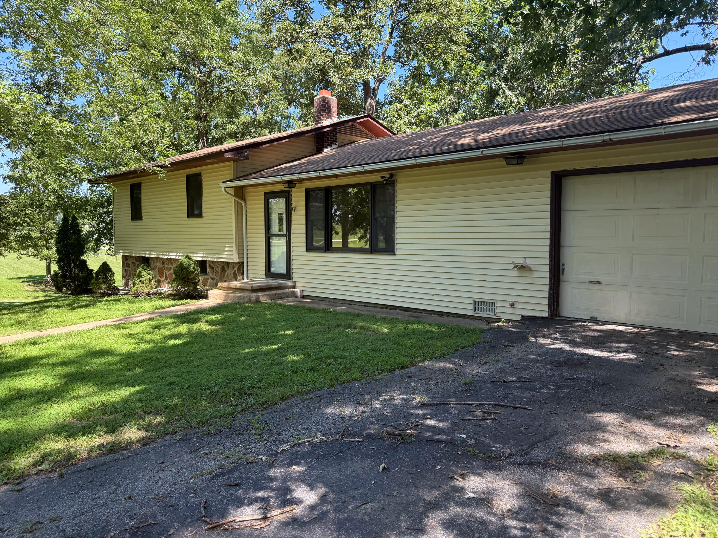 1080 North Industrial Drive Property Photo 5