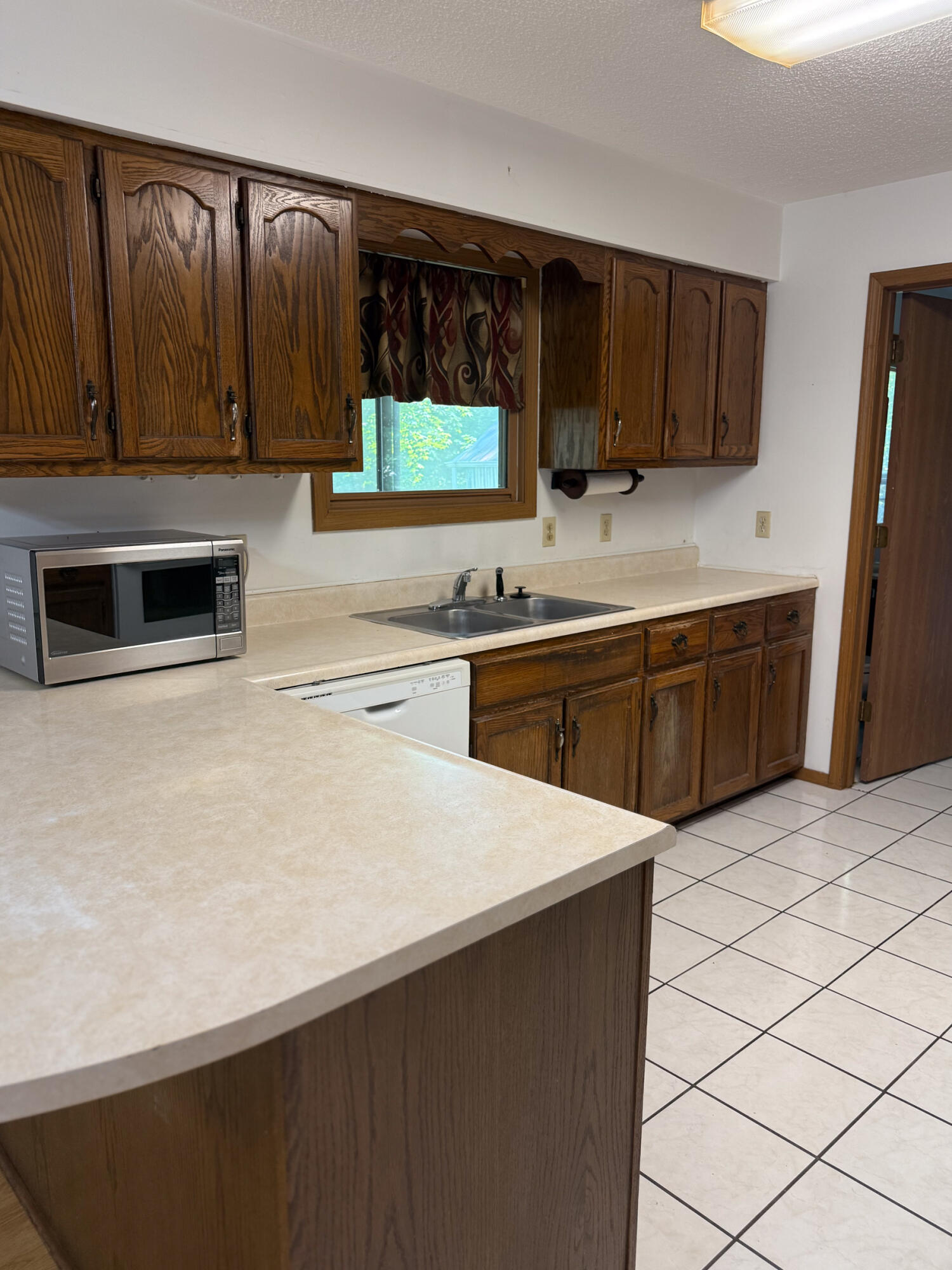 1080 North Industrial Drive Property Photo 9