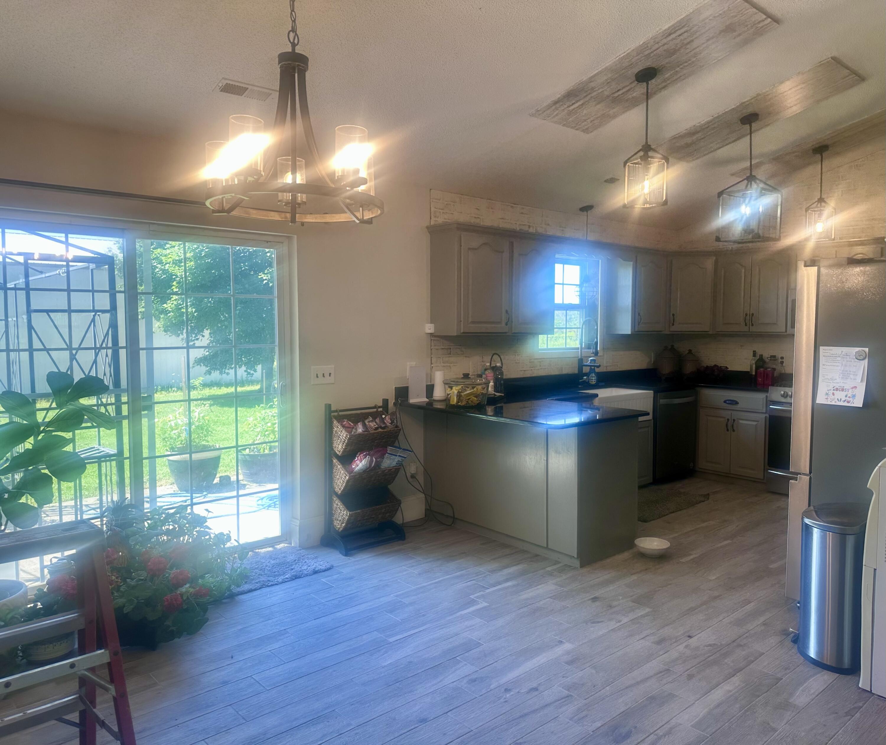 289 Westwind Road Property Photo 9