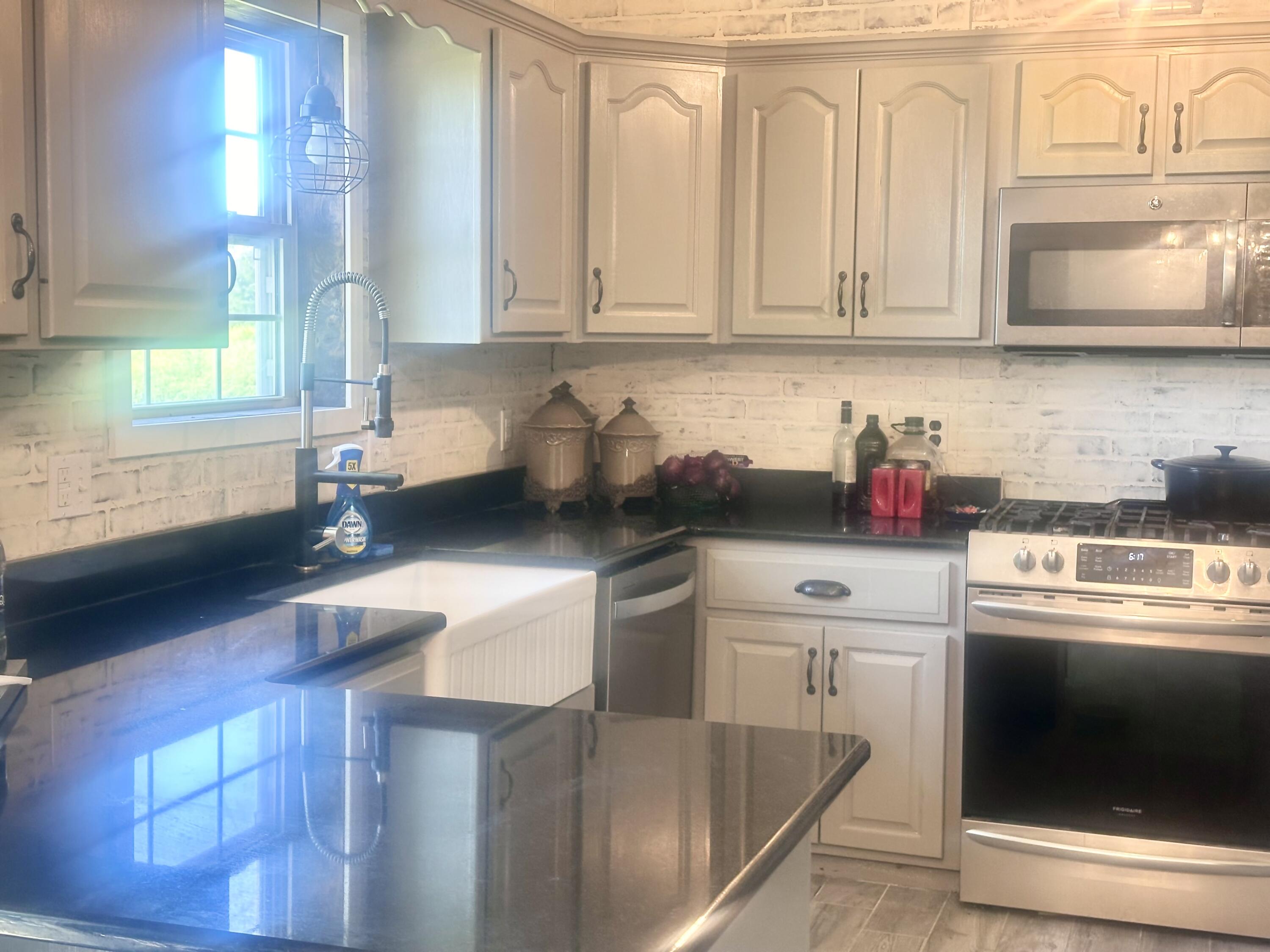 289 Westwind Road Property Photo 10