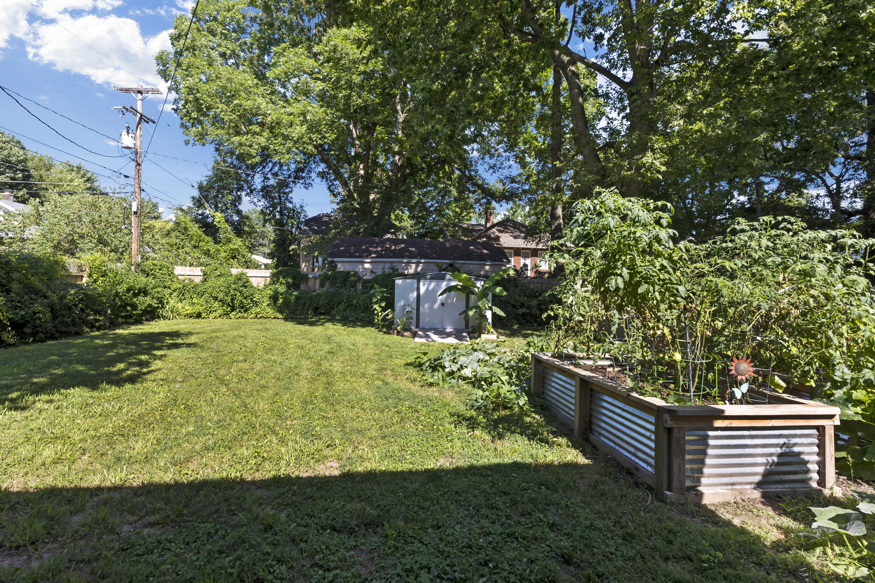 700 South Rogers Avenue Property Photo 30