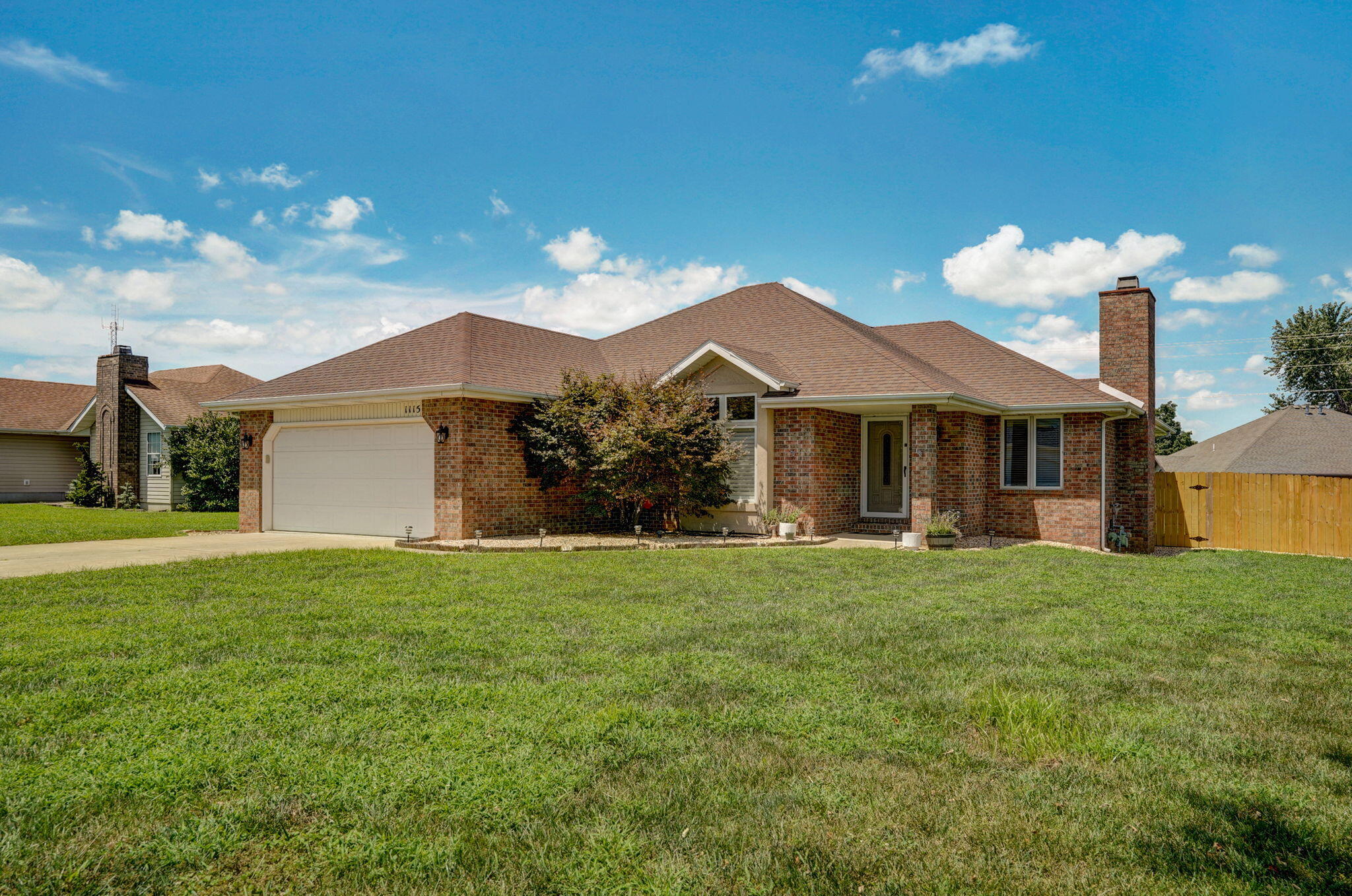1115 West Verna Lane Property Photo 3