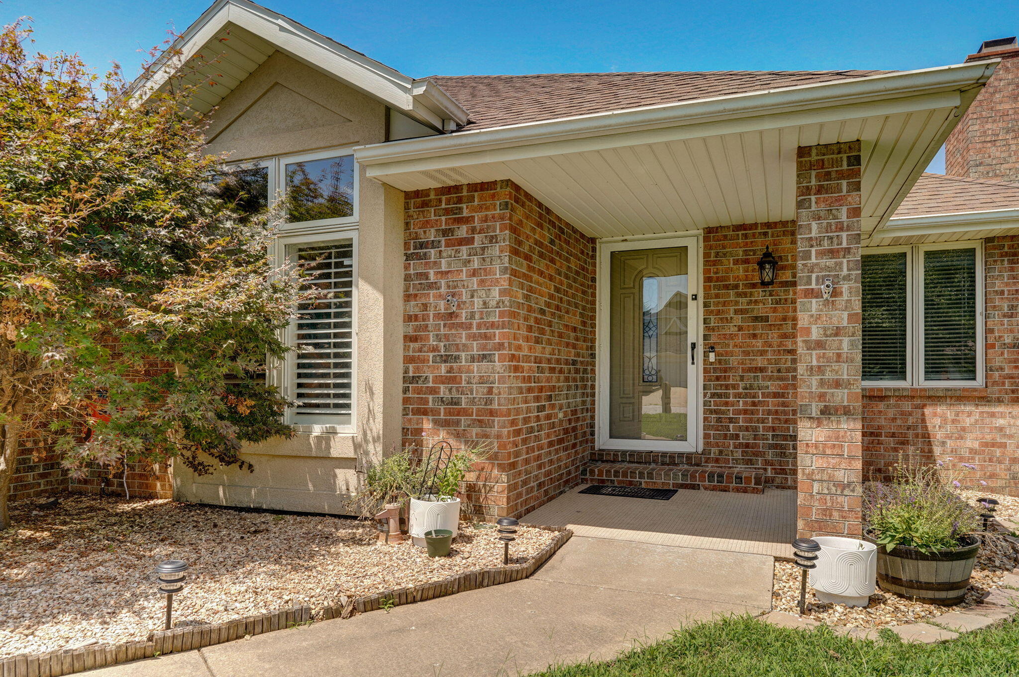 1115 West Verna Lane Property Photo 4