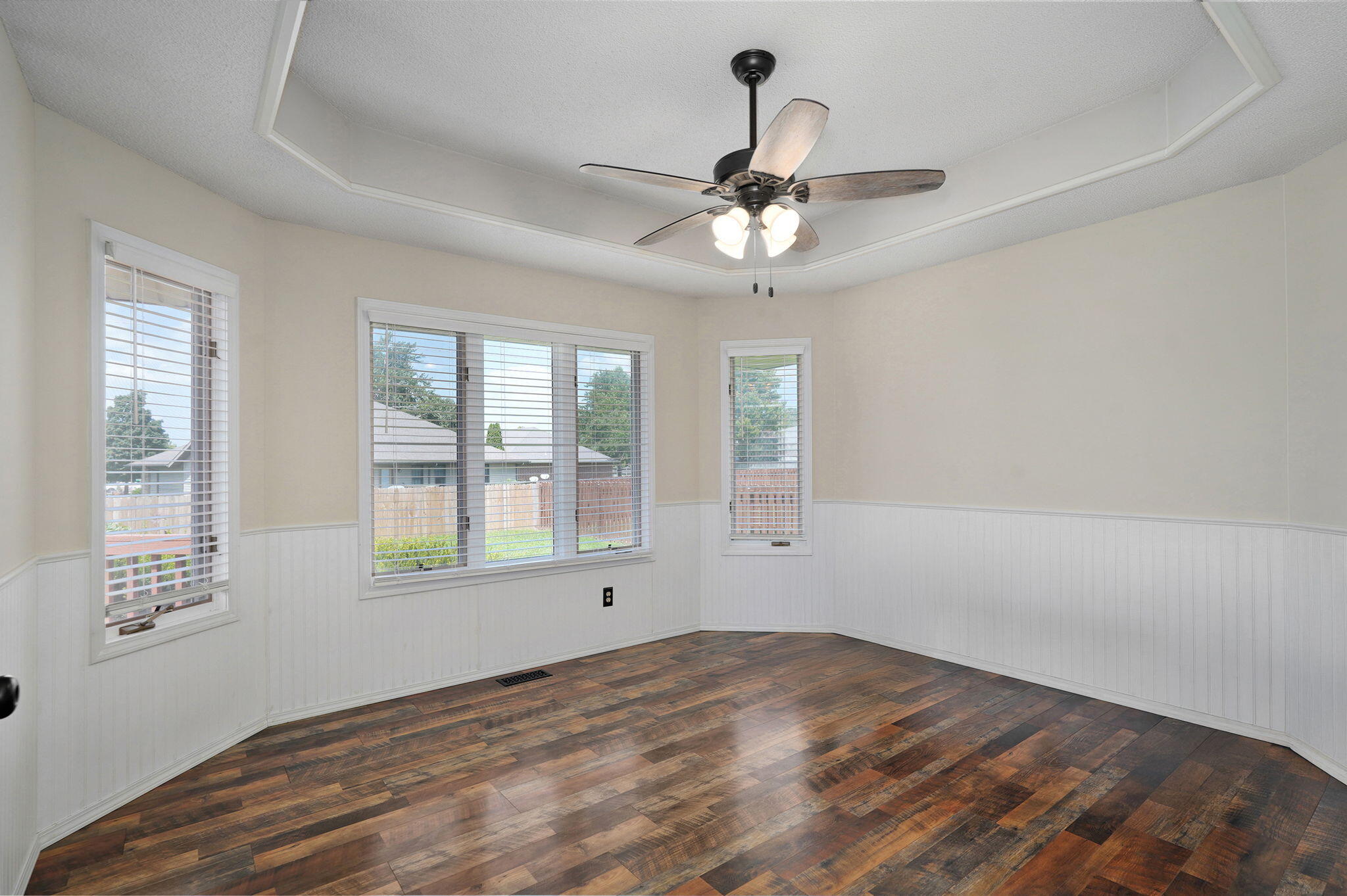 1115 West Verna Lane Property Photo 9