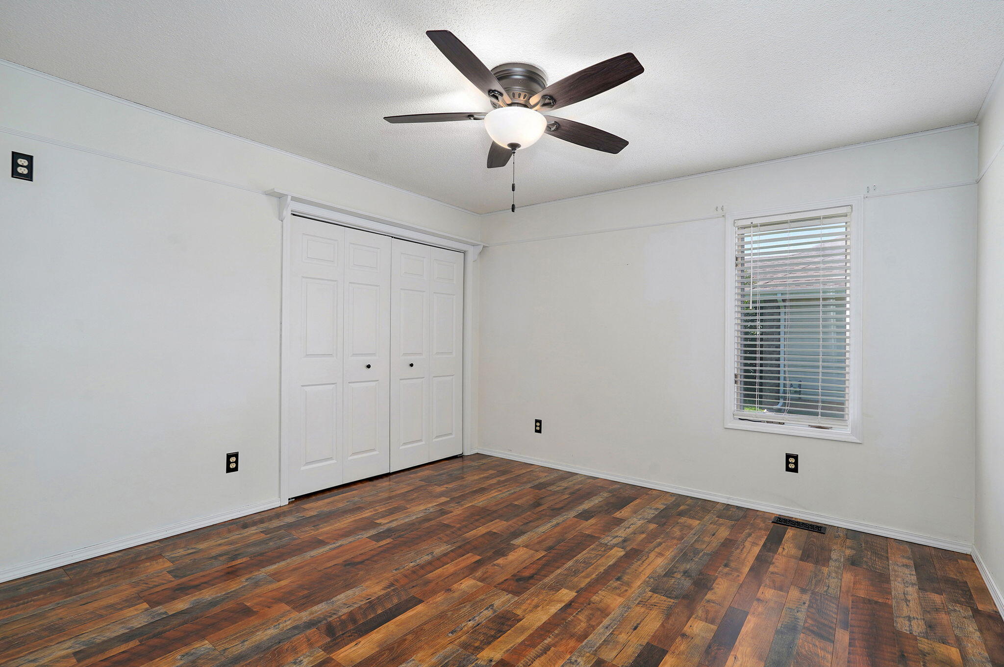 1115 West Verna Lane Property Photo 13