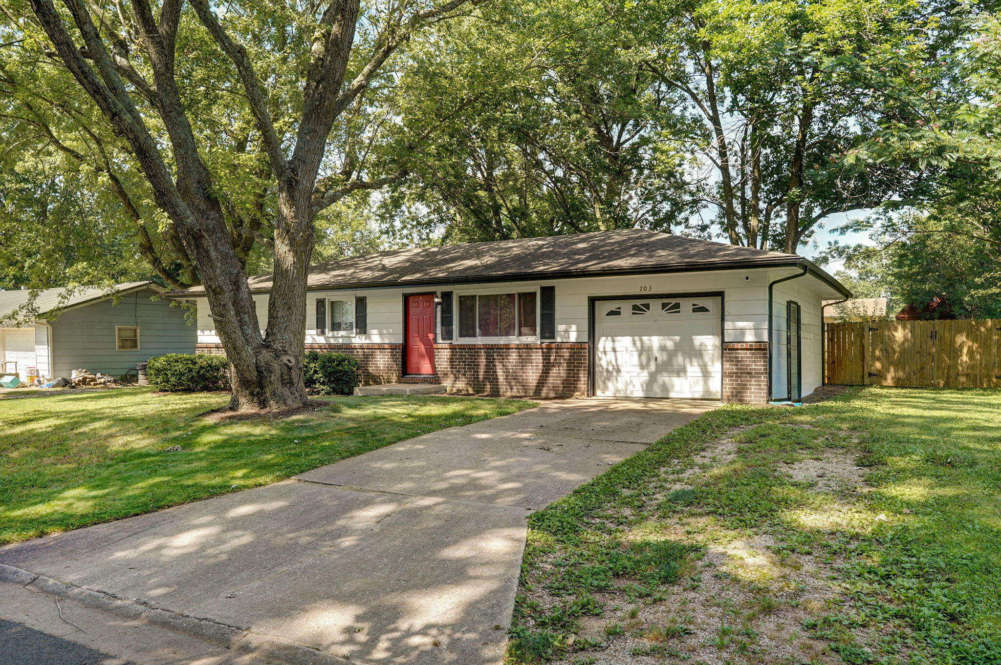 203 South Allen Avenue Property Photo 2